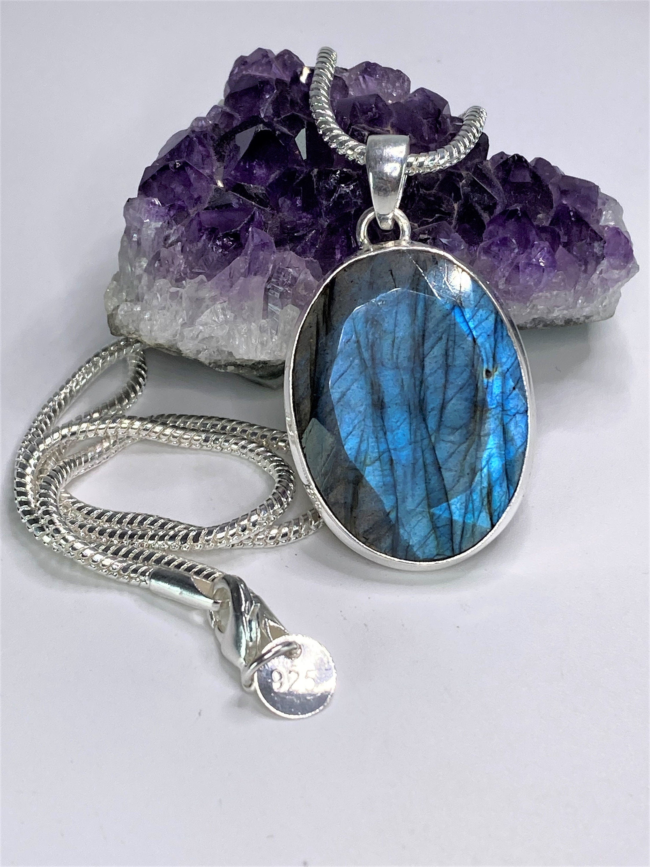 Blue Labradorite and Silver Pendant (M09)