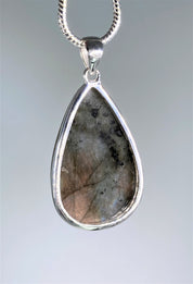 Grade A - Rare Purple Labradorite and Silver Pendant (UV7766)