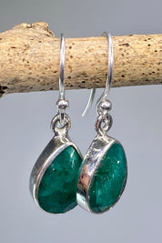 Raw Emerald and Silver Dangle Earrings (YM1)