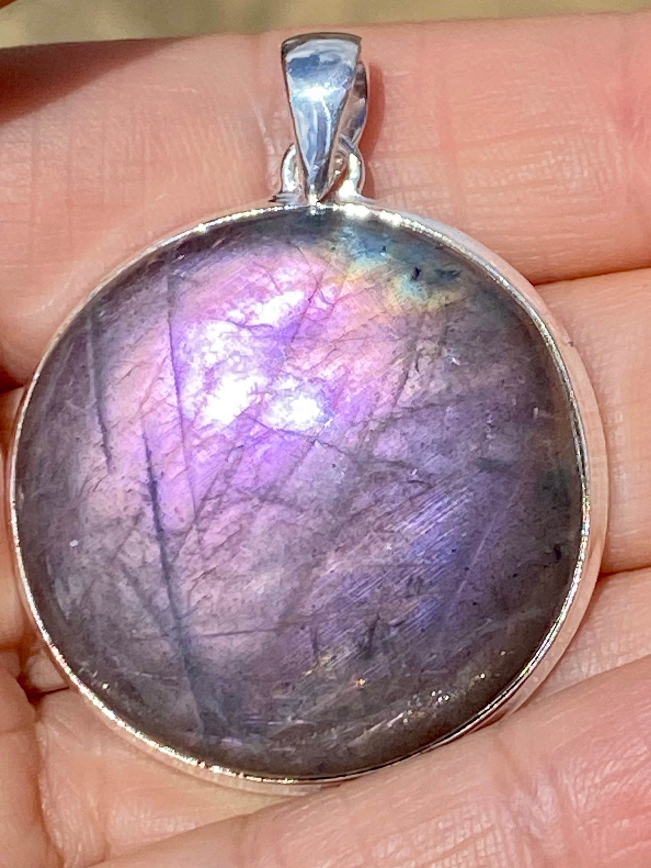 A Superb Quality and Very Rare Purple Fire Labradorite 925 Silver Pendant (UV6666)