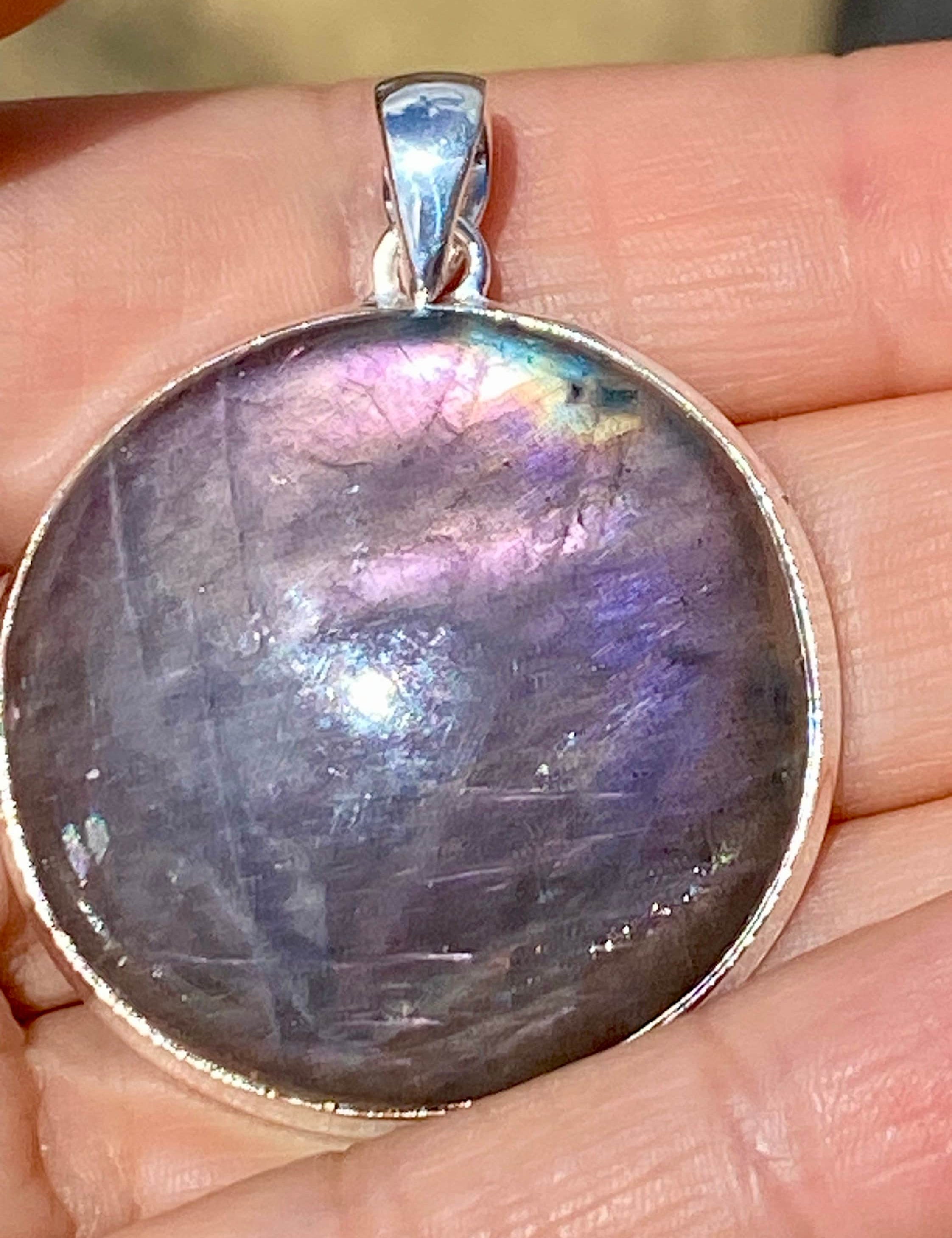 A Superb Quality and Very Rare Purple Fire Labradorite 925 Silver Pendant (UV6666)