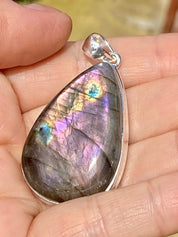 Grade A - Rare Purple Labradorite and Silver Pendant (UV7766)