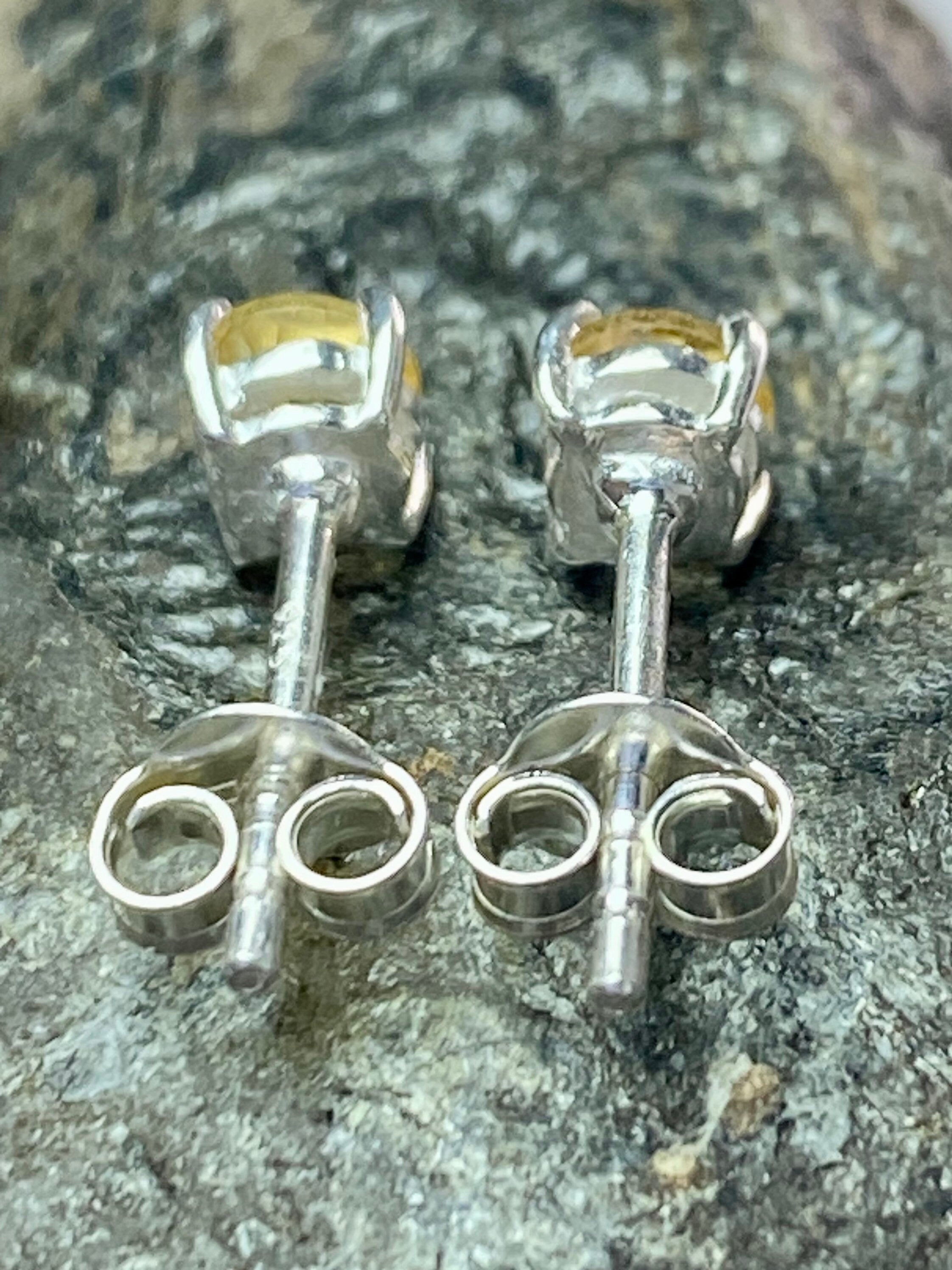 Round-cut Citrine and Sterling Silver Studs UV