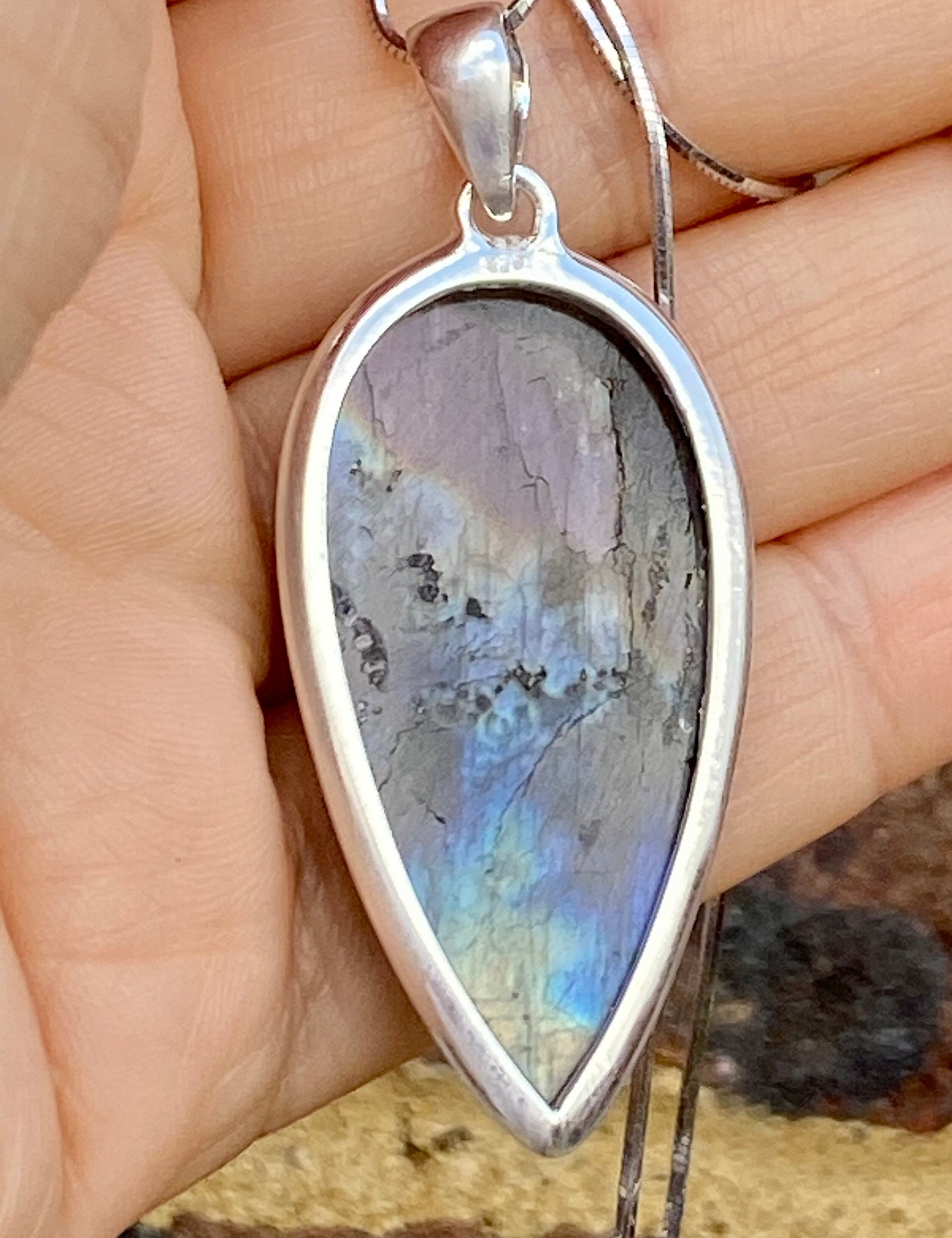 Grade A - Rare Purple Labradorite and Silver Pendant (GPFLP1)