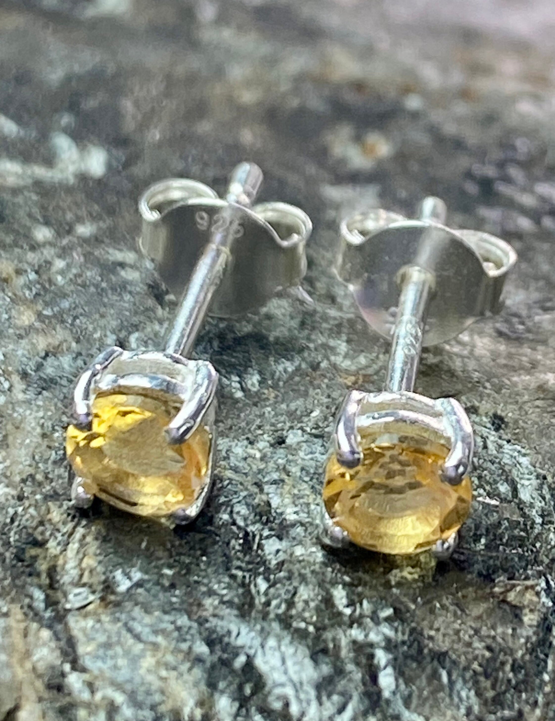 Round-cut Citrine and Sterling Silver Studs UV