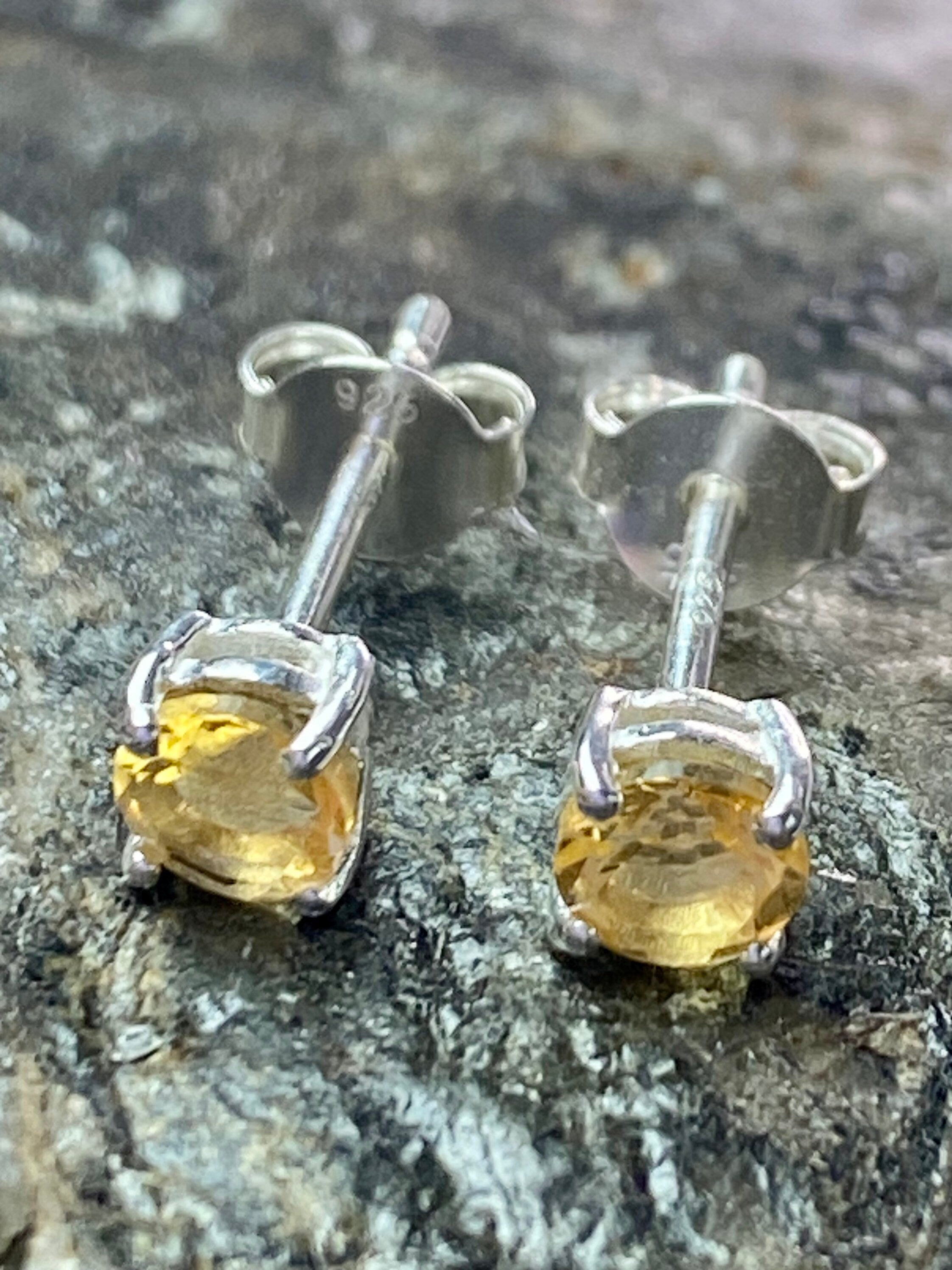 Round-cut Citrine and Sterling Silver Studs UV