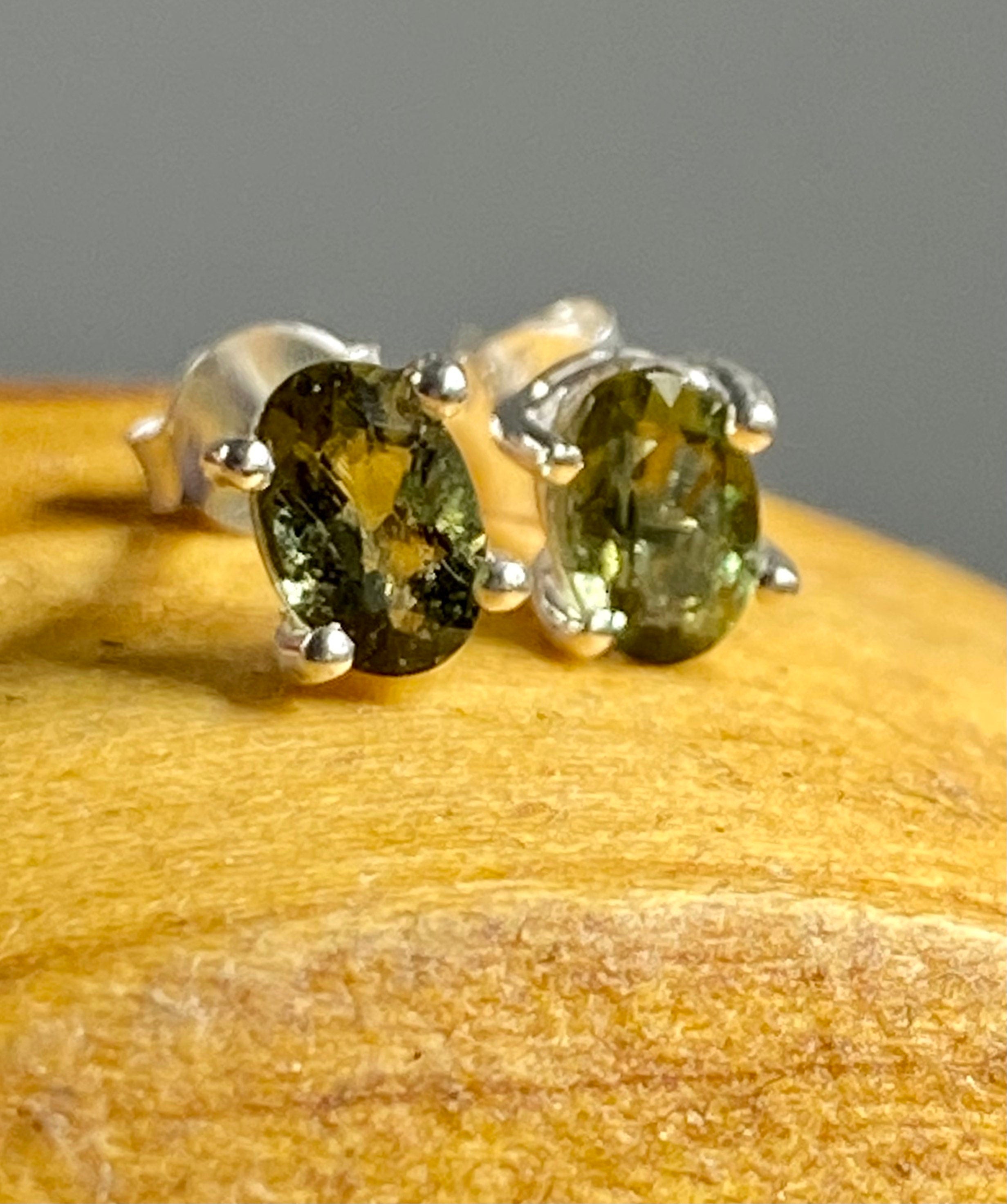 AAA Natural Faceted Moldavite and Silver Studs UV25