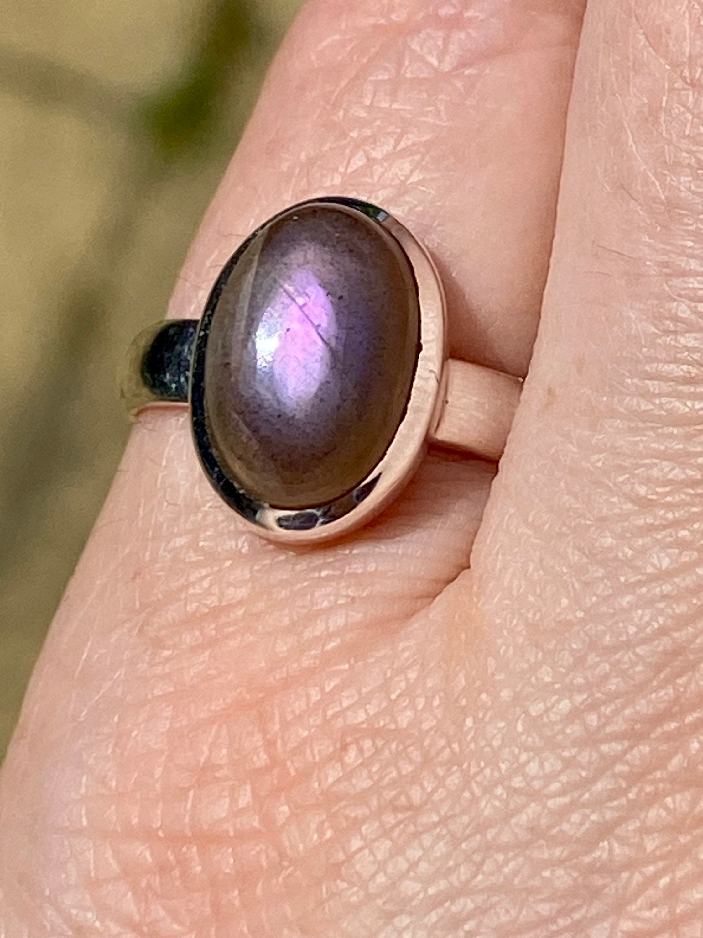 AAA Quality Labradorite and Silver Ring (UV1090)