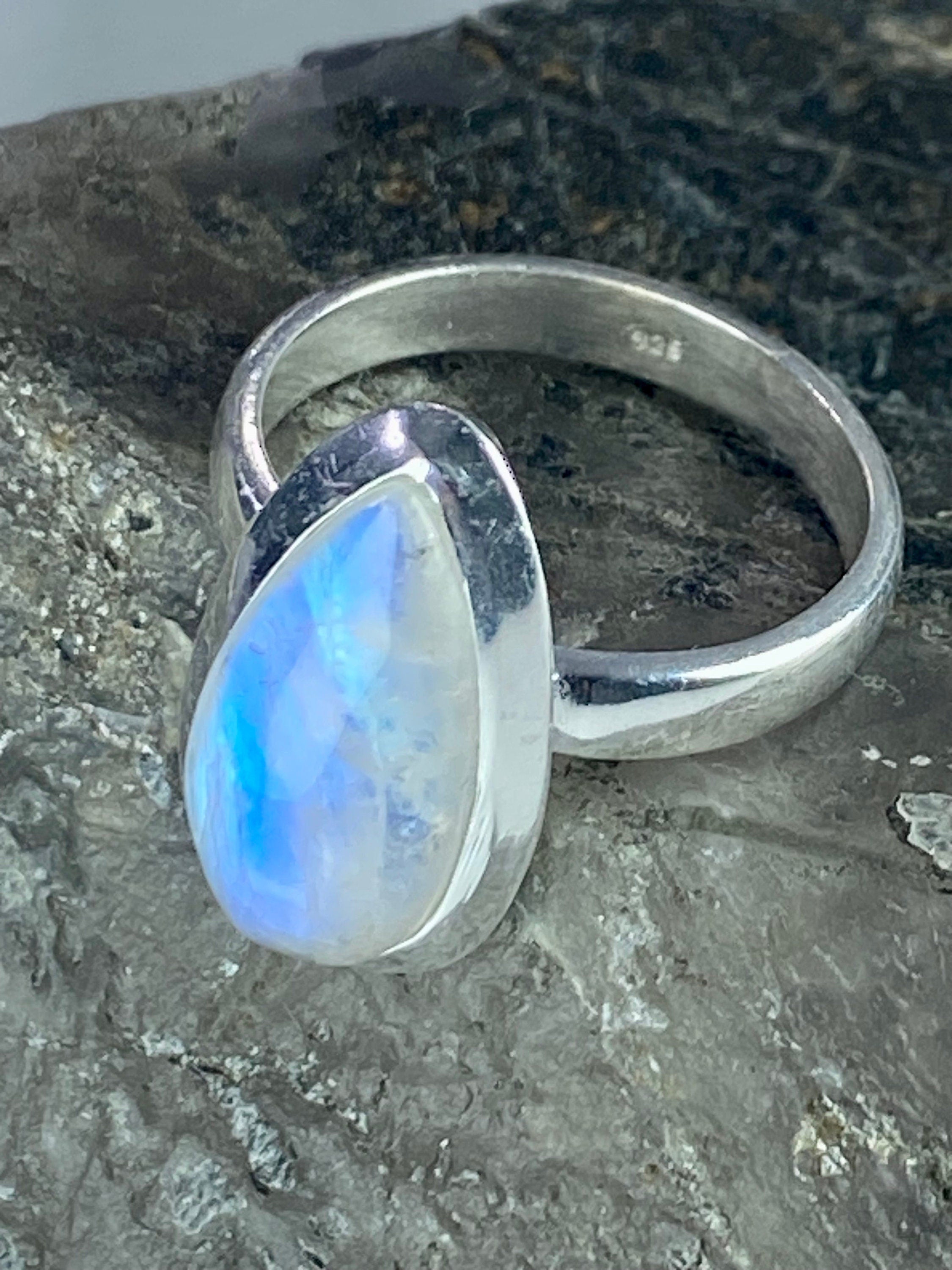 925 Sterling Silver Attractive Blue Fire Oval Moonstone Ring Size: Us4 To Us13 at Best Price in 925 Sterling Silver Attractive Blue Fire Oval Moonstone Ring Size: Us4 To Us13 at Best Price in