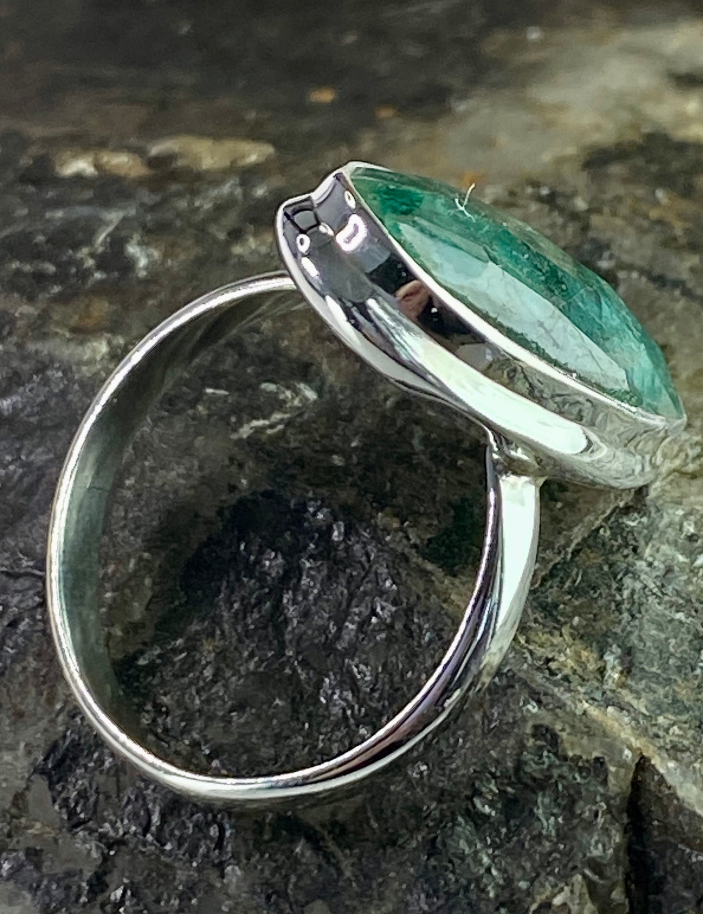 Raw Faceted Emerald and Silver Ring(M09)