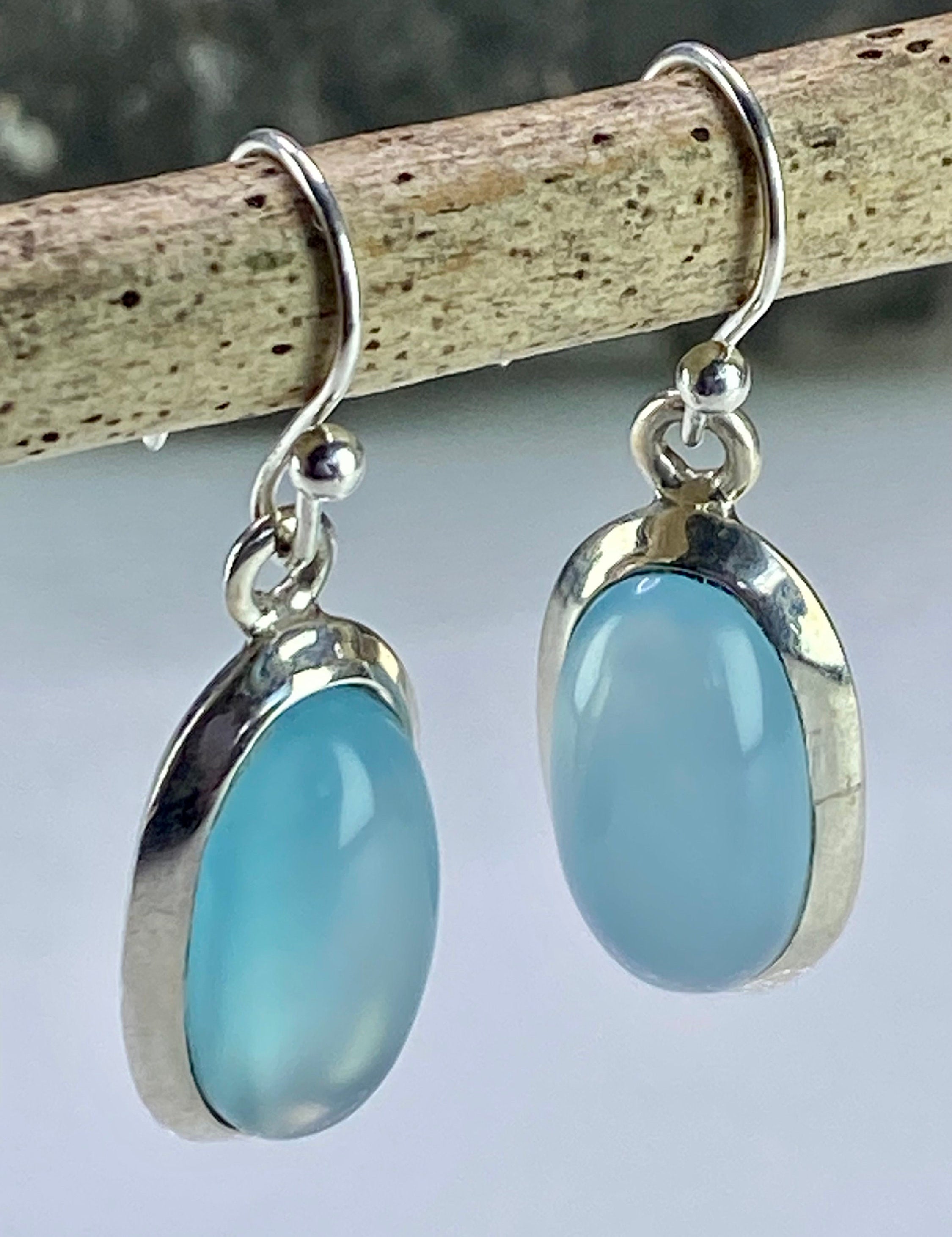 Dainty Aquamarine and Silver Dangle Earrings (M09)