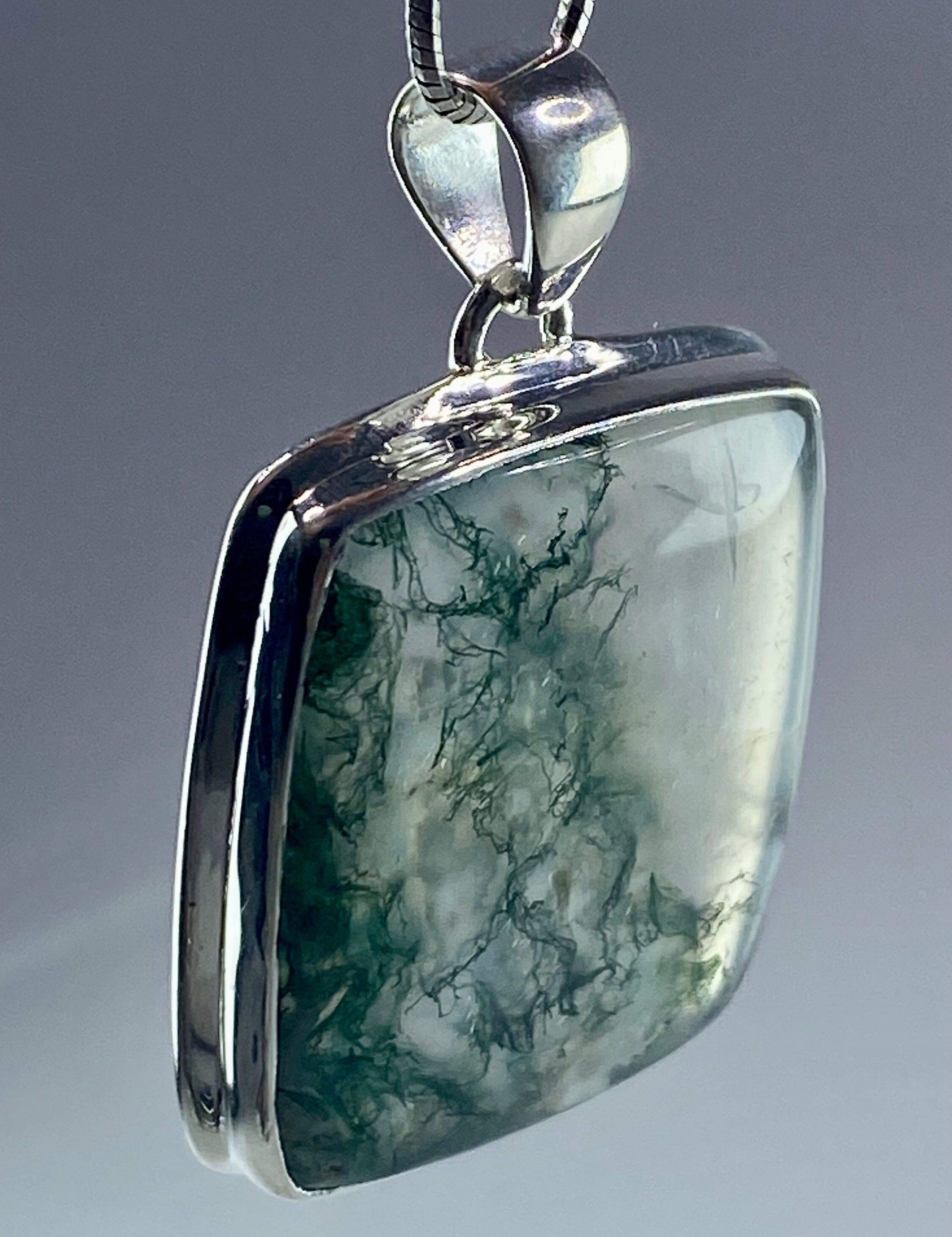 Moss Agate and Silver Pendant (UV1270)