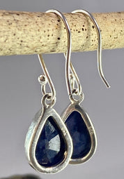 Raw Sapphire and Silver Dangle Earrings (YM)