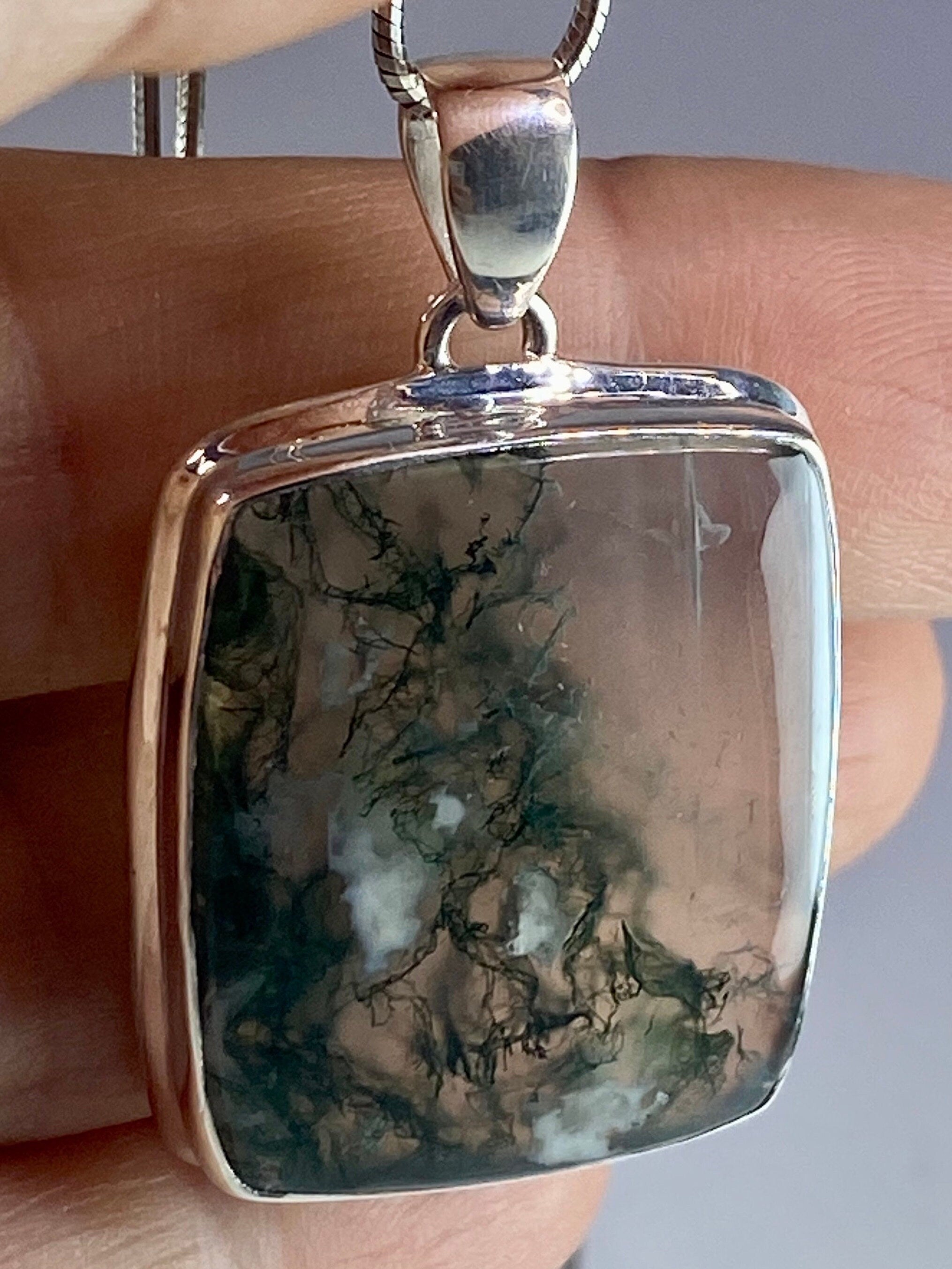 Moss Agate and Silver Pendant (UV1270)