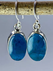 Malgache Neon Blue Apatite 925 silver dangle earrings (UV259)