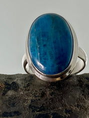 Malgache Neon Blue Apatite Ring(UV437)