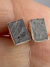 MUONIONALUSTA meteorite sweden sterling sliver studs (UV144)