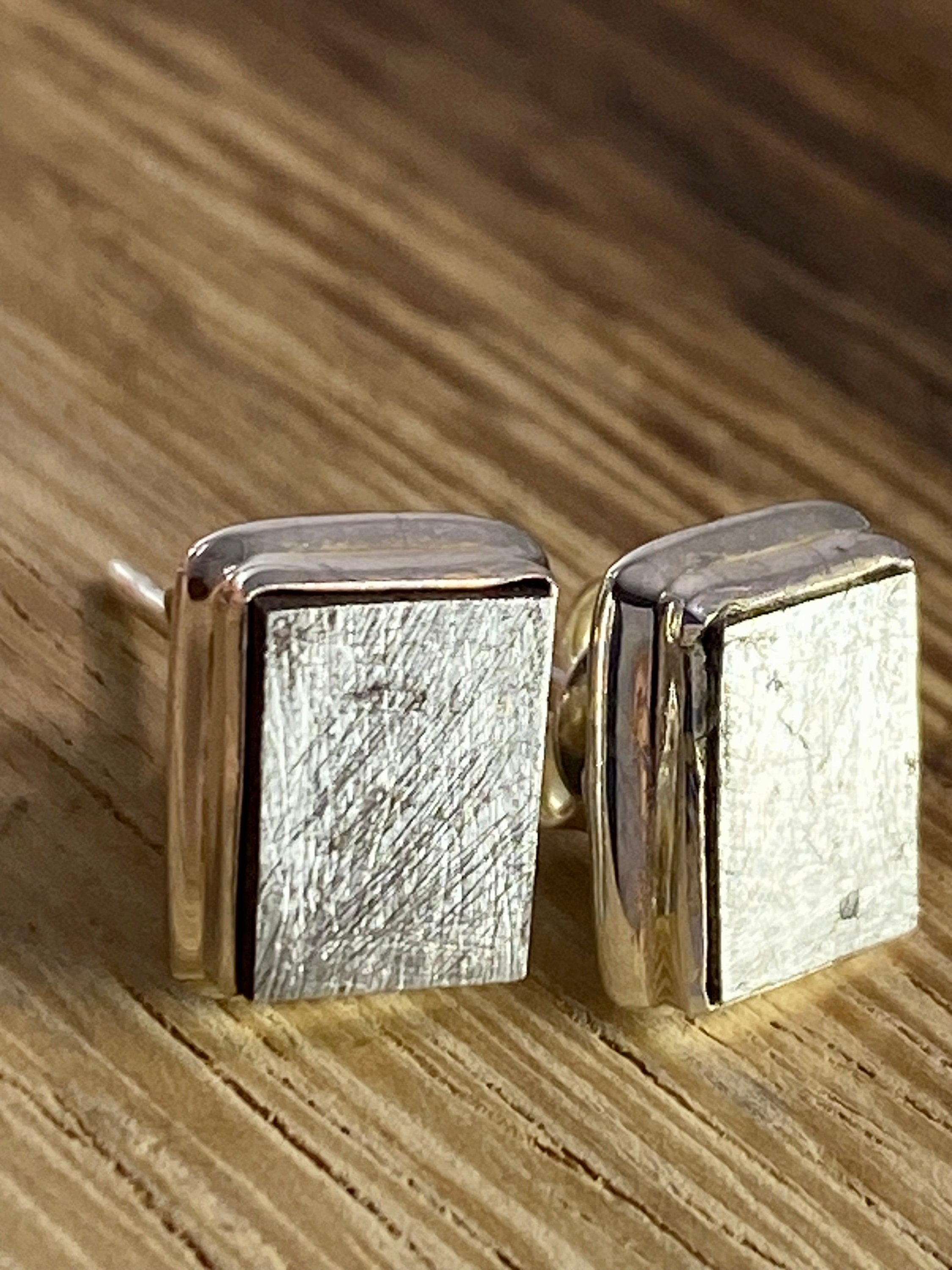 MUONIONALUSTA meteorite sweden sterling sliver studs (UV115)