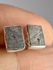 MUONIONALUSTA meteorite sweden sterling sliver studs (UV115)