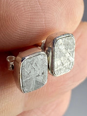 MUONIONALUSTA meteorite sweden sterling sliver studs (UV143)