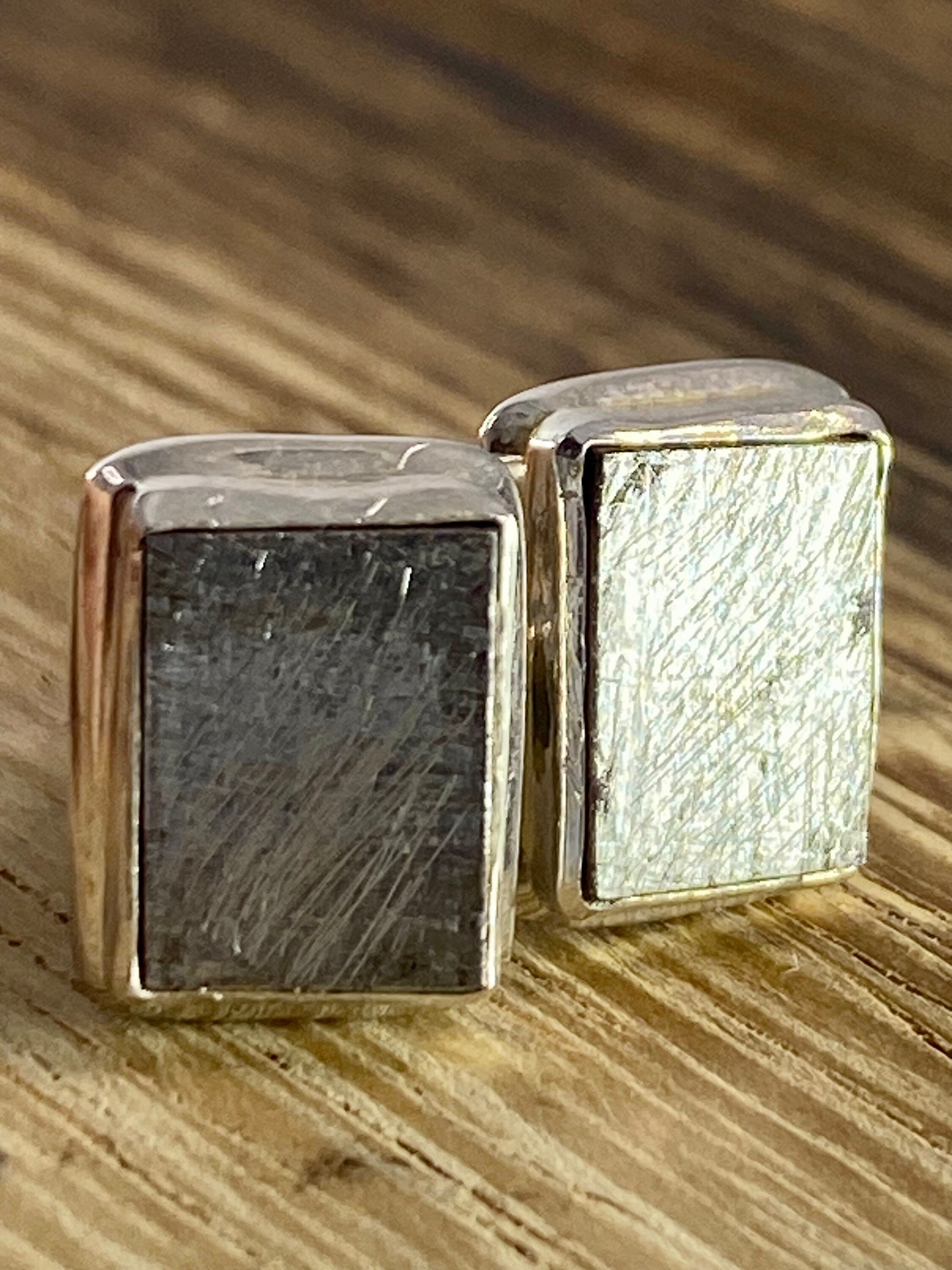 MUONIONALUSTA meteorite sweden sterling sliver studs (UV83)