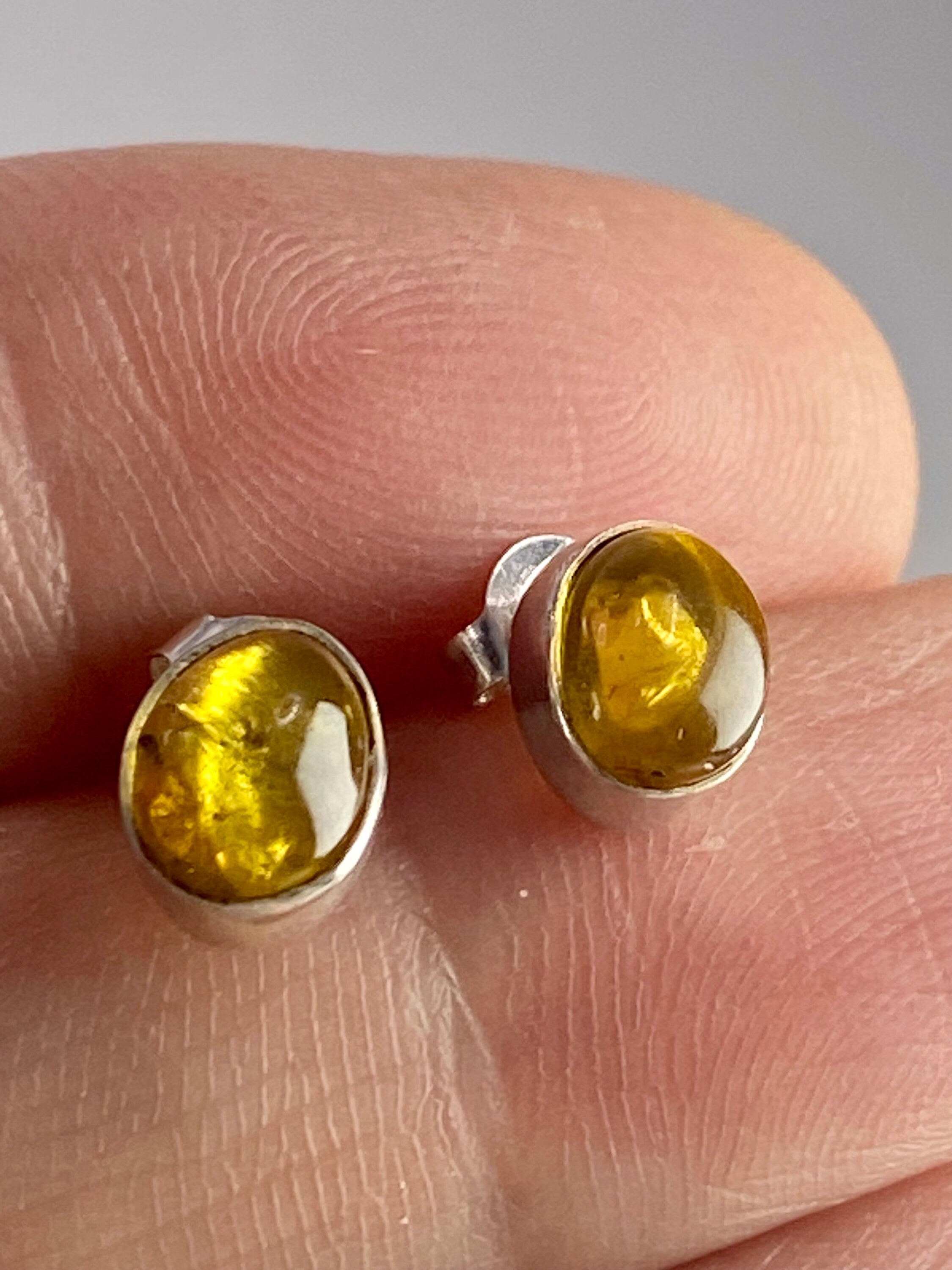 Baltic Amber Sterling Silver Stud Earrings(UV63)