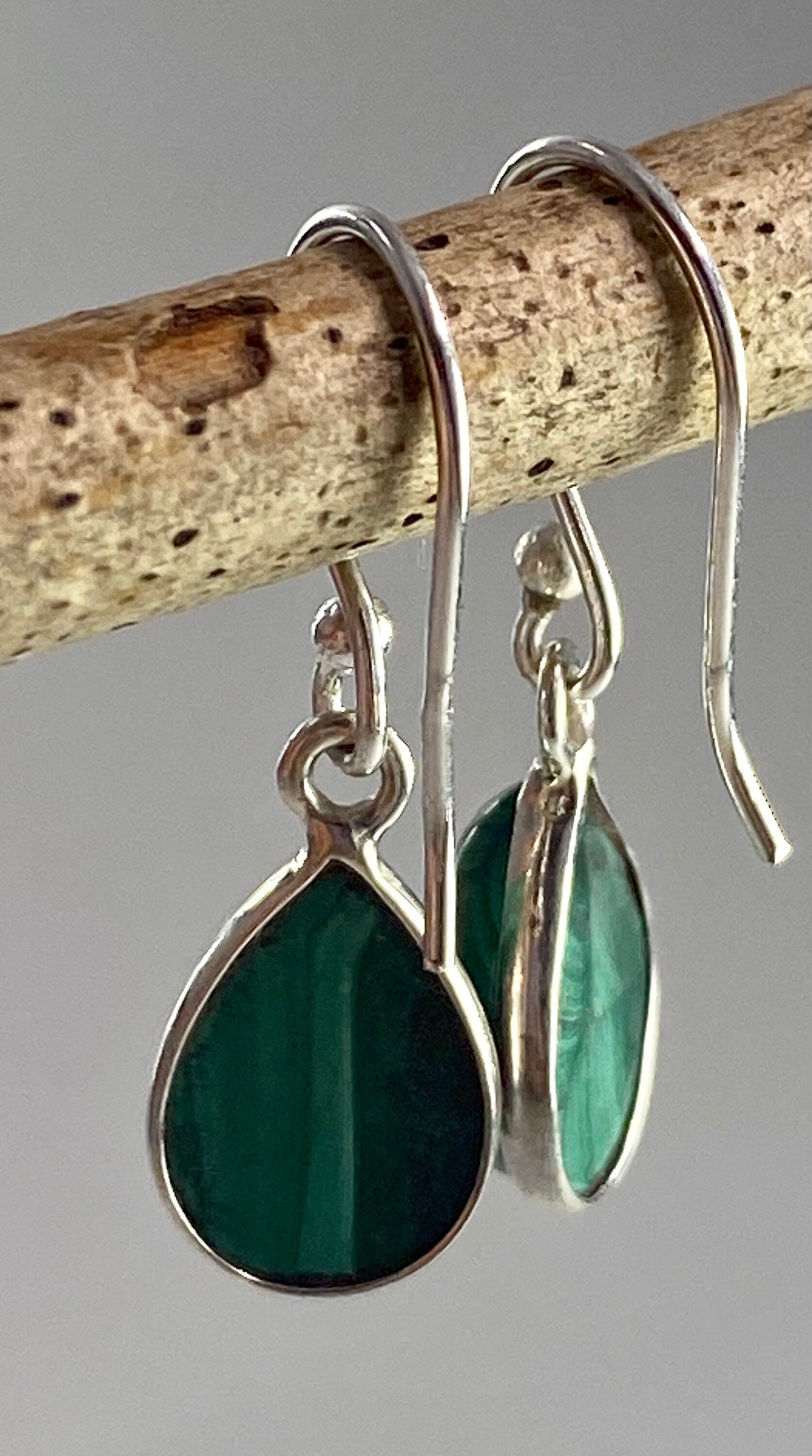 Natural Malachite and Silver Earrings(UV1650)