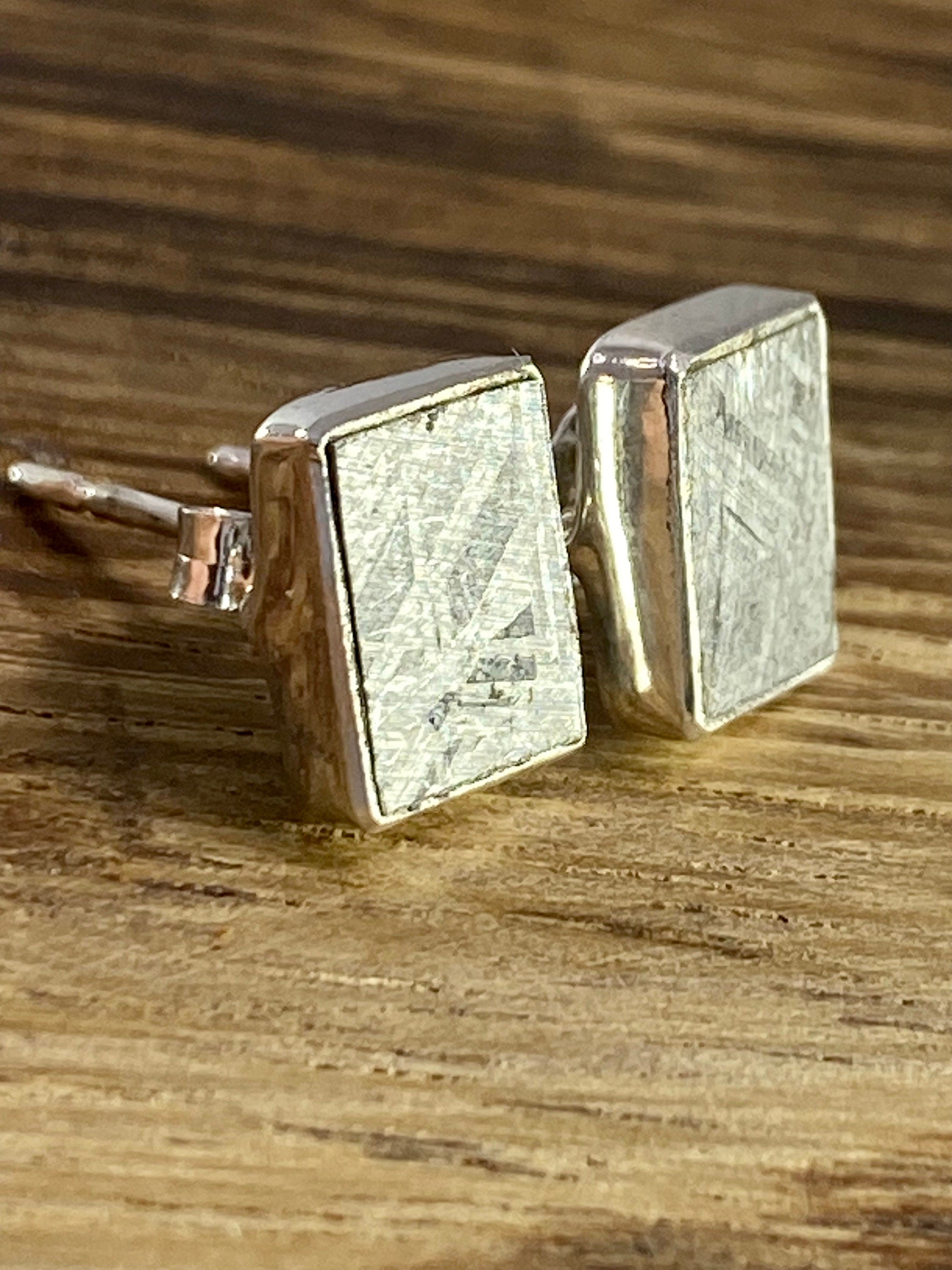 MUONIONALUSTA meteorite sweden sterling sliver studs (UV144)