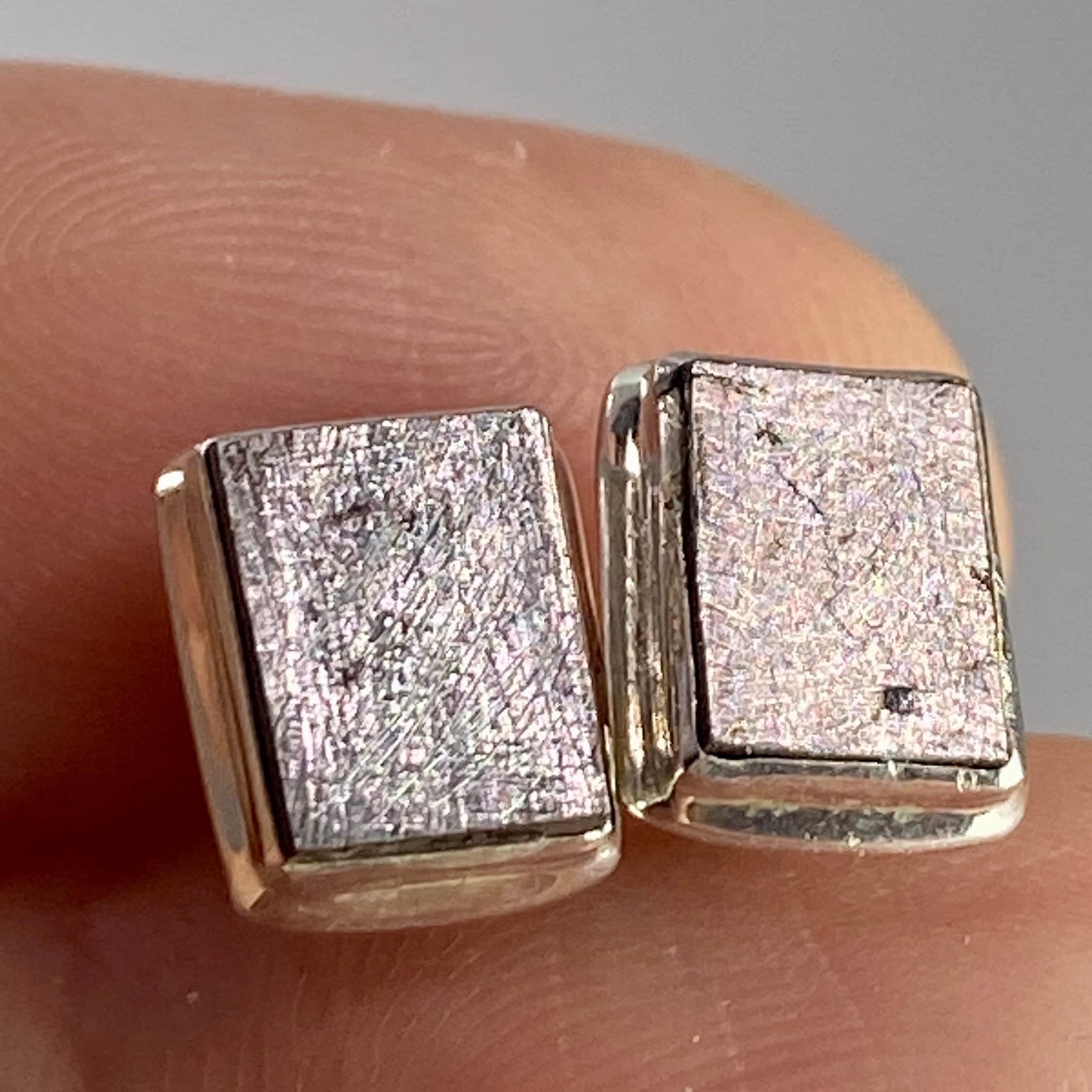 MUONIONALUSTA meteorite sweden sterling sliver studs (UV115)