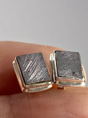 MUONIONALUSTA meteorite sweden sterling sliver studs (UV115)