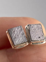 MUONIONALUSTA meteorite sweden sterling sliver studs (UV115)