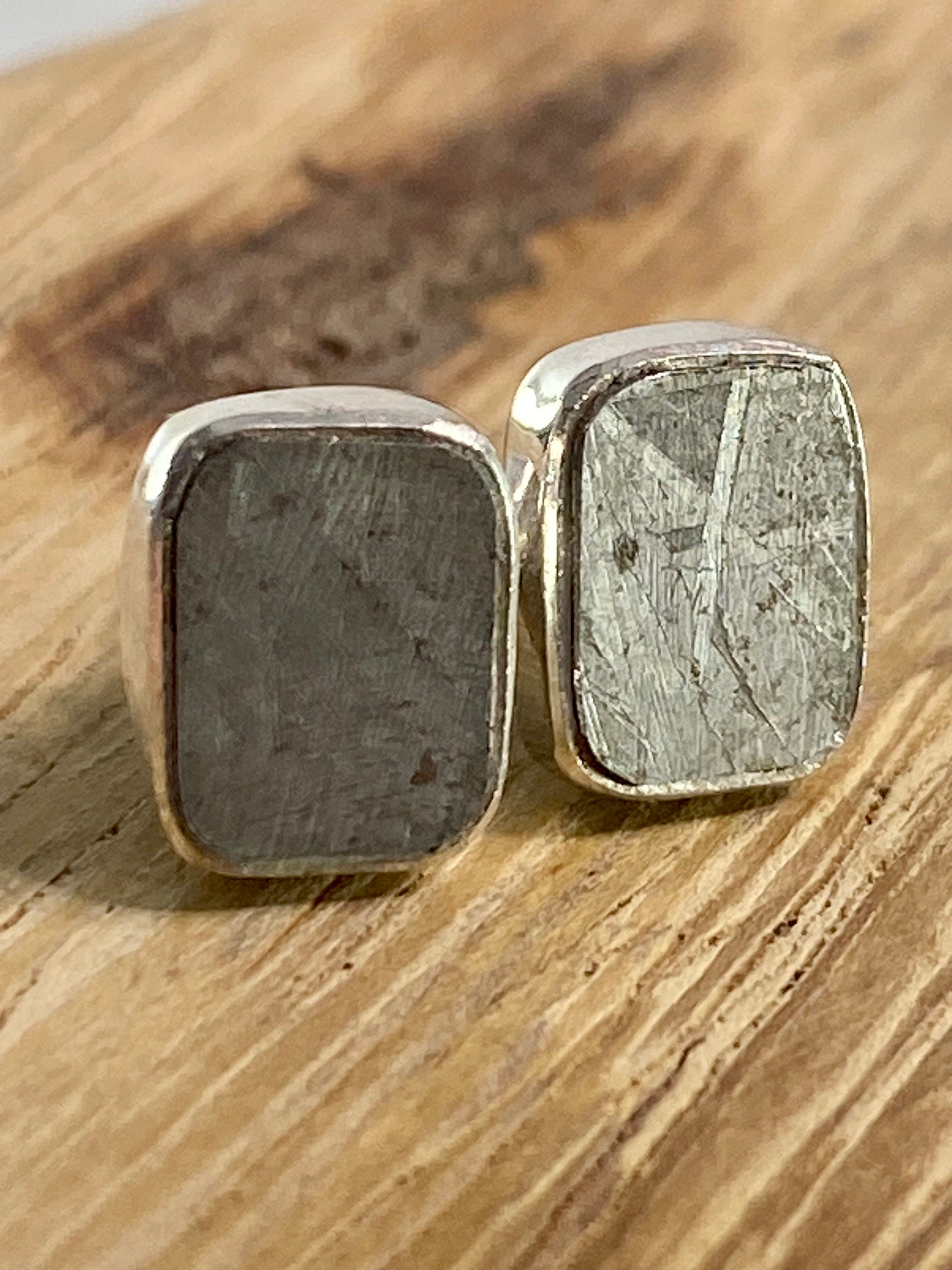 MUONIONALUSTA meteorite sweden sterling sliver studs (UV143)