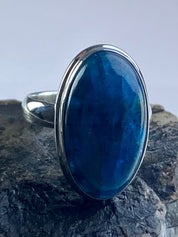 Malgache Neon Blue Apatite Ring(UV439)