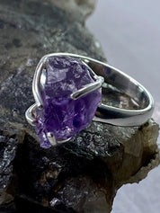 Rough Purple Amethyst and Sterling Silver Ring (UV517)