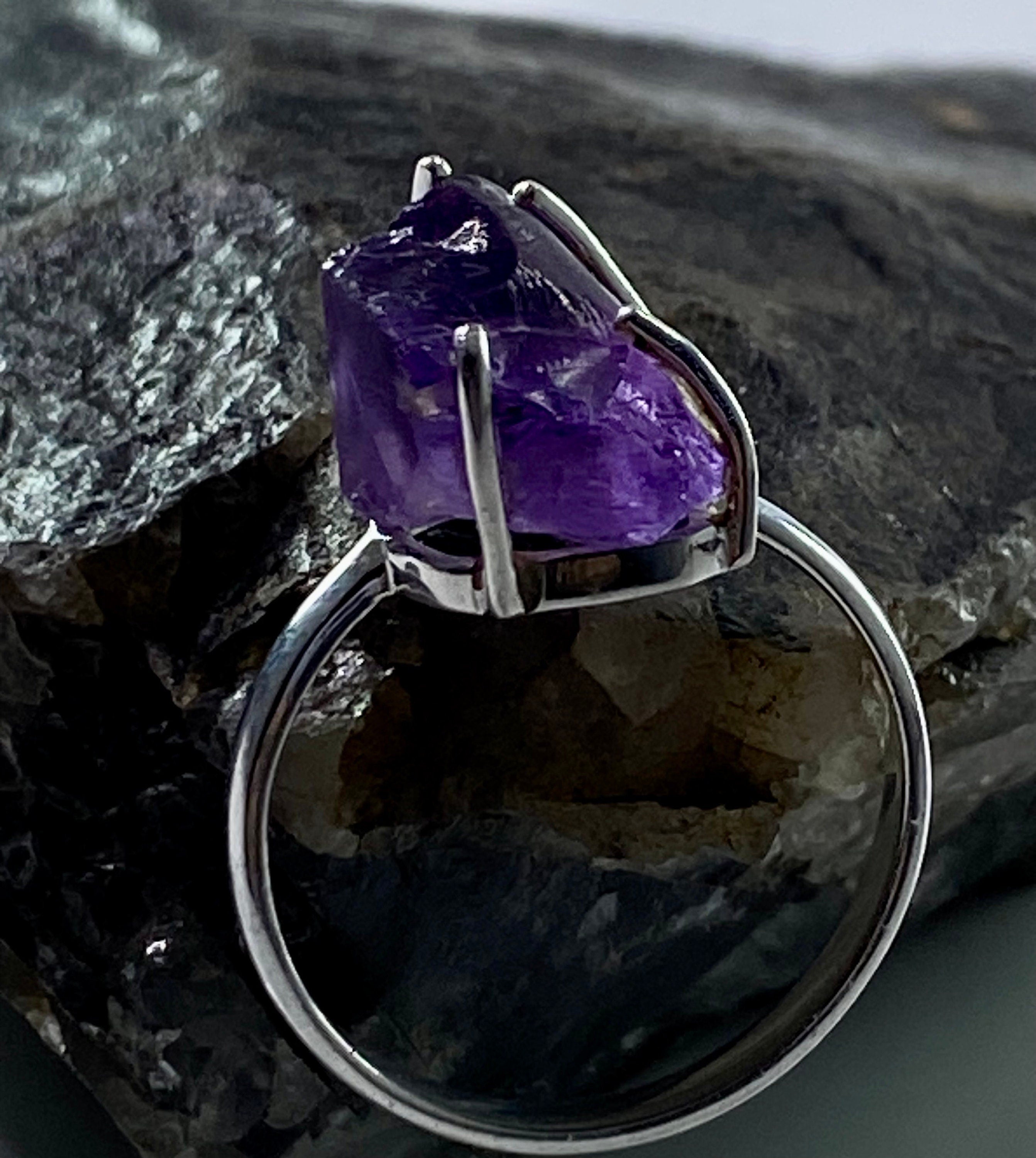 Rough Purple Amethyst and Sterling Silver Ring (UV511)