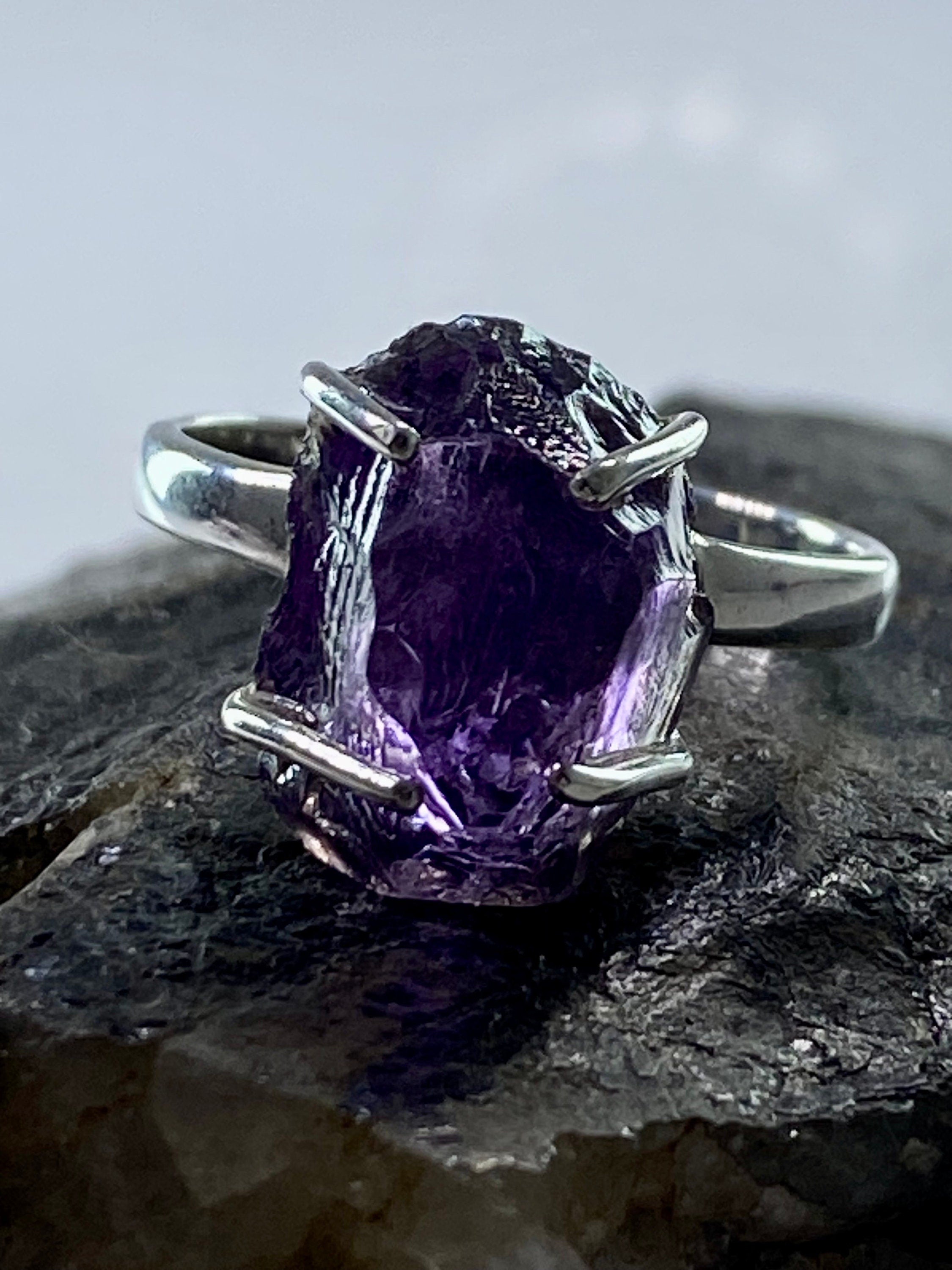 Rough Purple Amethyst and Sterling Silver Ring (UV502)