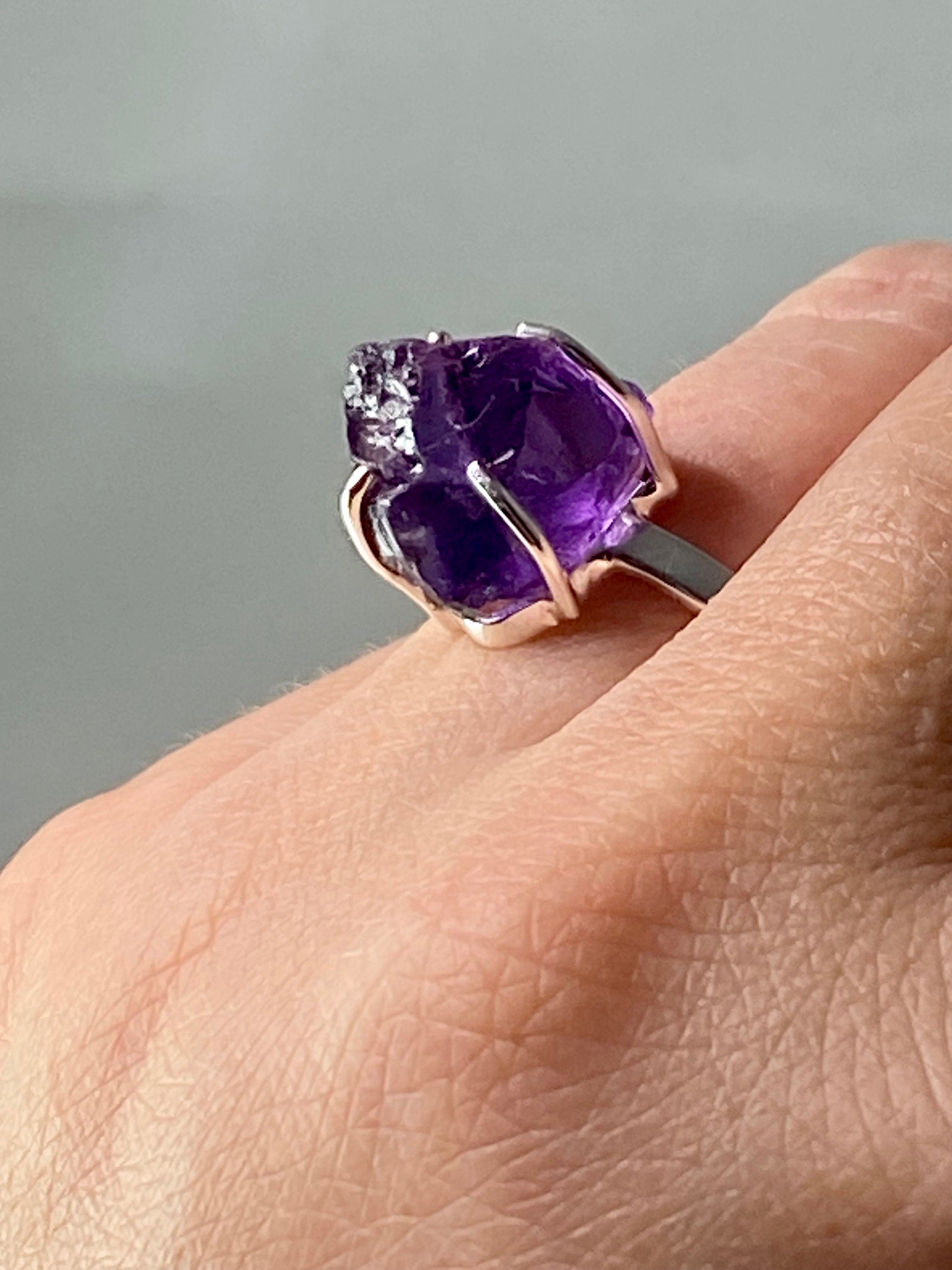 Rough Purple Amethyst and Sterling Silver Ring (UV1008)