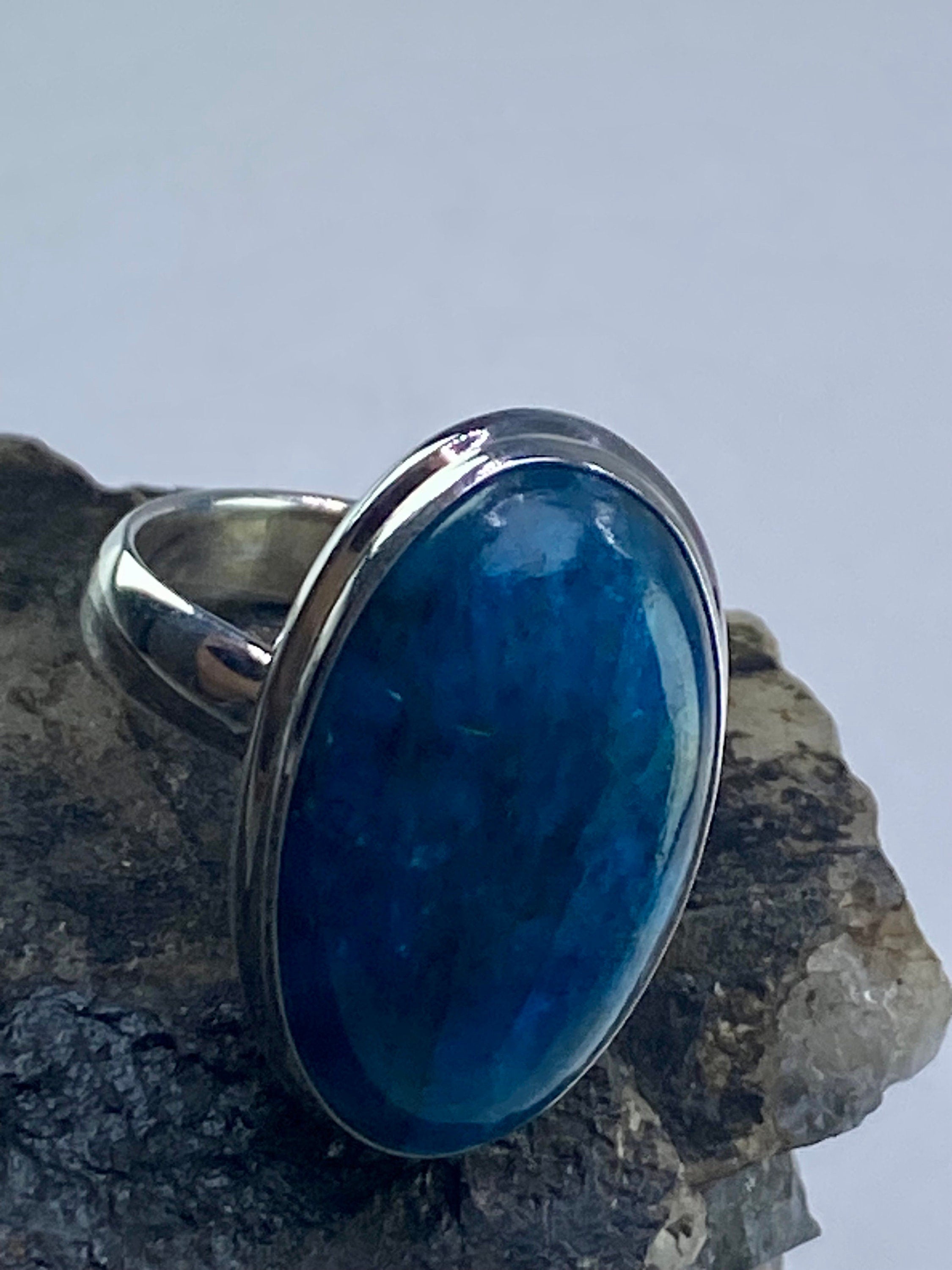 Malgache Neon Blue Apatite Ring(UV439)