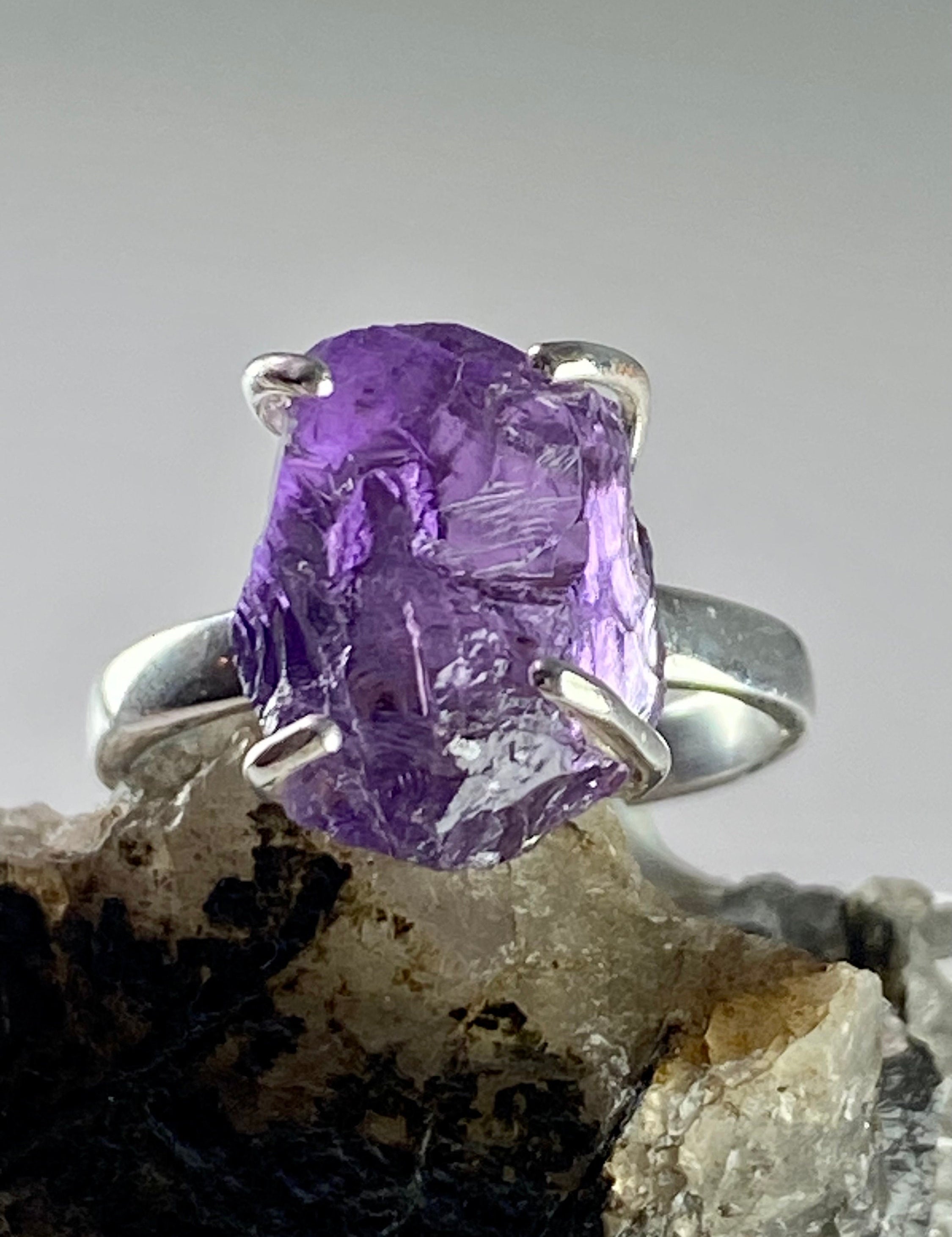 Rough Purple Amethyst and Sterling Silver Ring (UV1009)