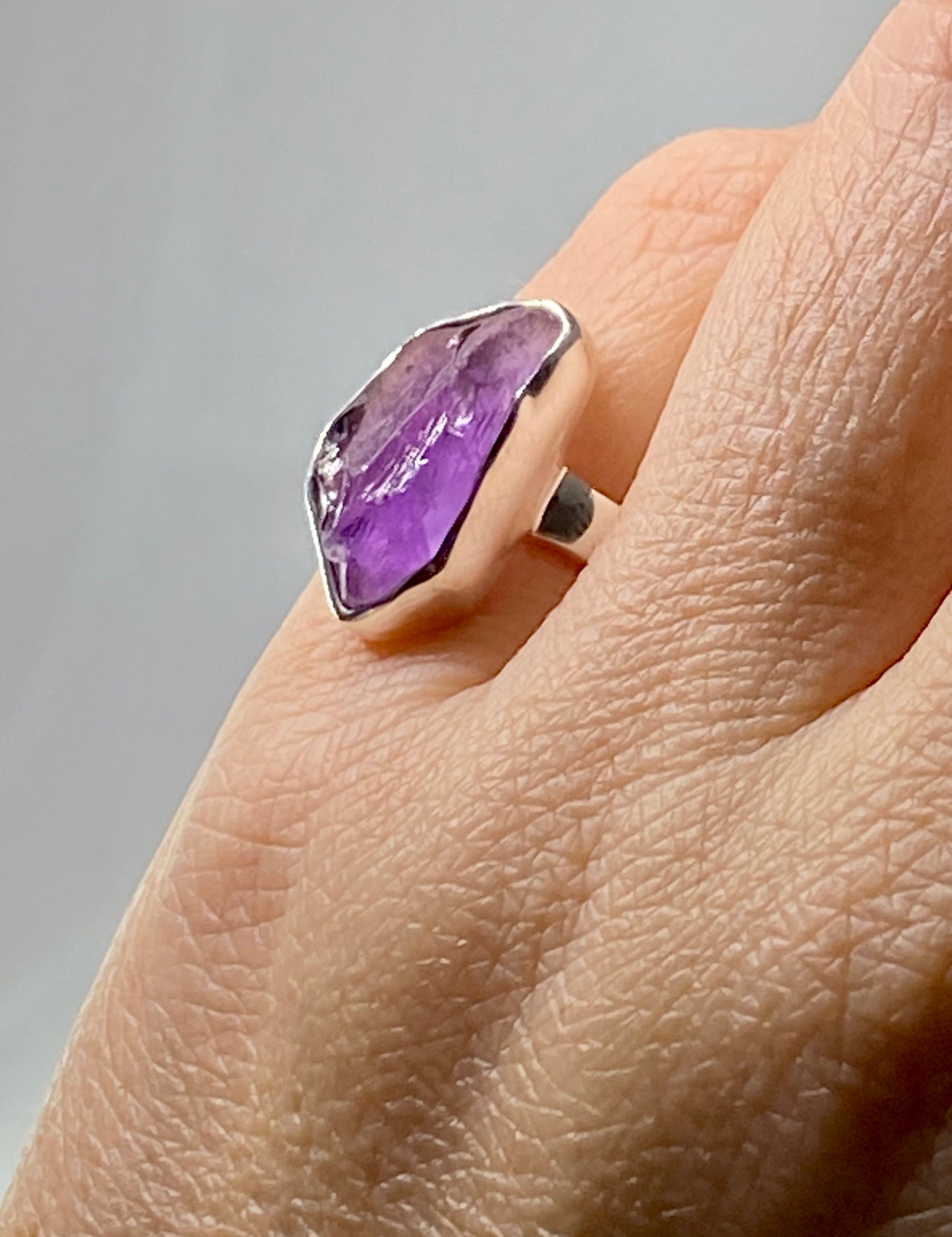 Rough Purple Amethyst and Sterling Silver Ring (UV848)