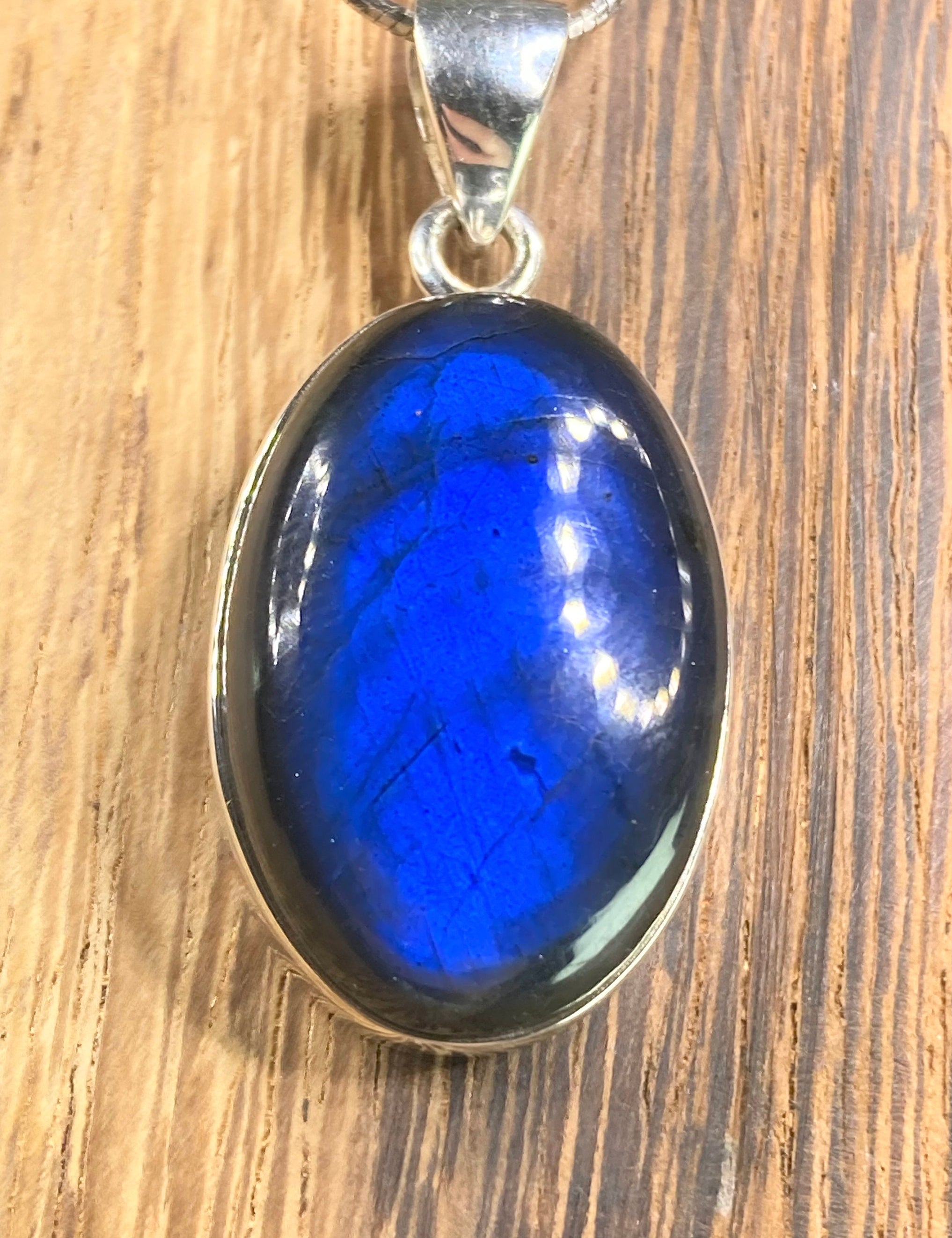 Grade A - Blue Labradorite and Silver Pendant (MA03)