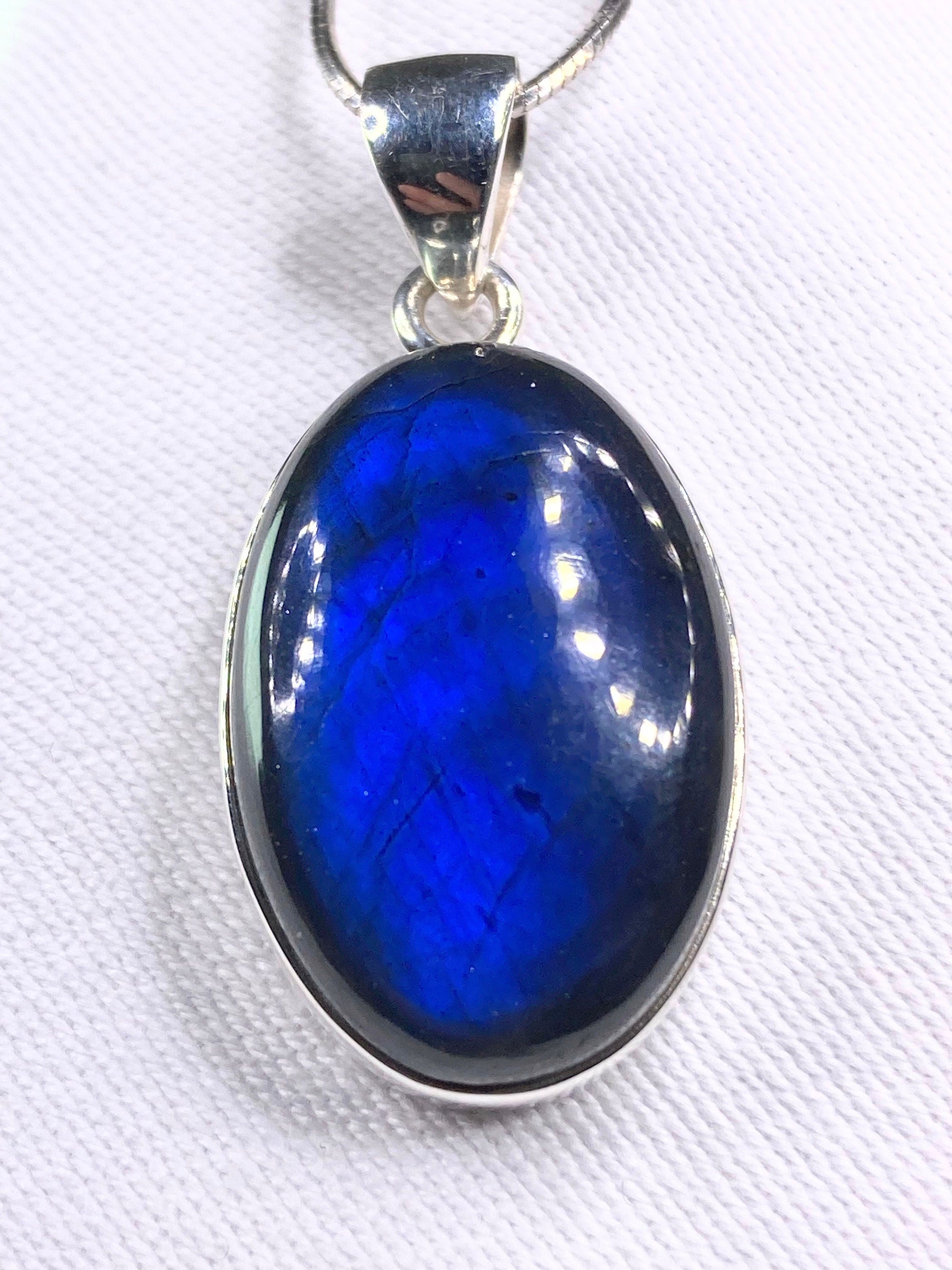 Grade A - Blue Labradorite and Silver Pendant (MA03)