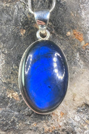 Grade A - Blue Labradorite and Silver Pendant (MA03)