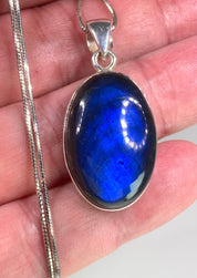 Grade A - Blue Labradorite and Silver Pendant (MA03)