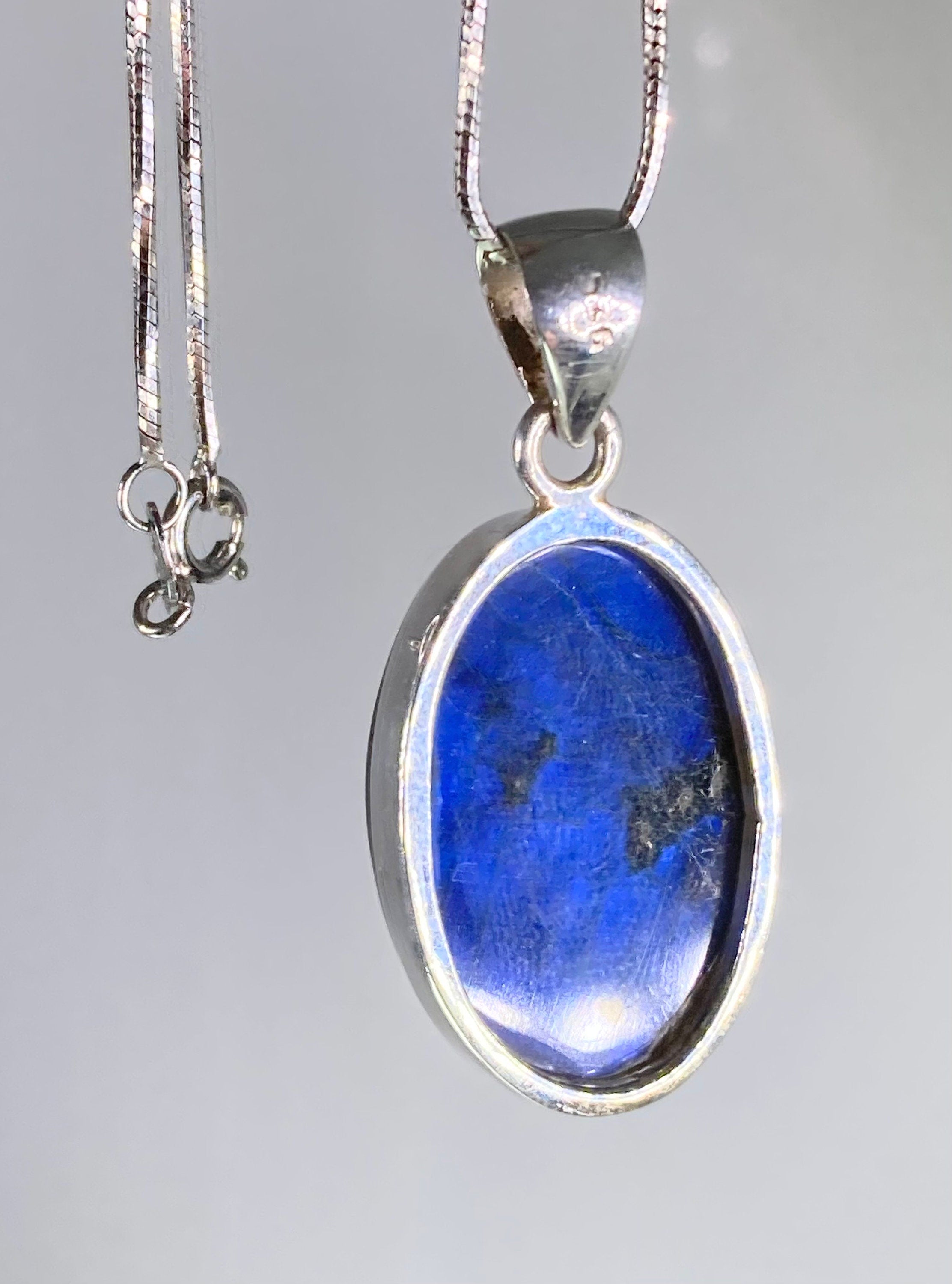 Grade A - Blue Labradorite and Silver Pendant (MA03)