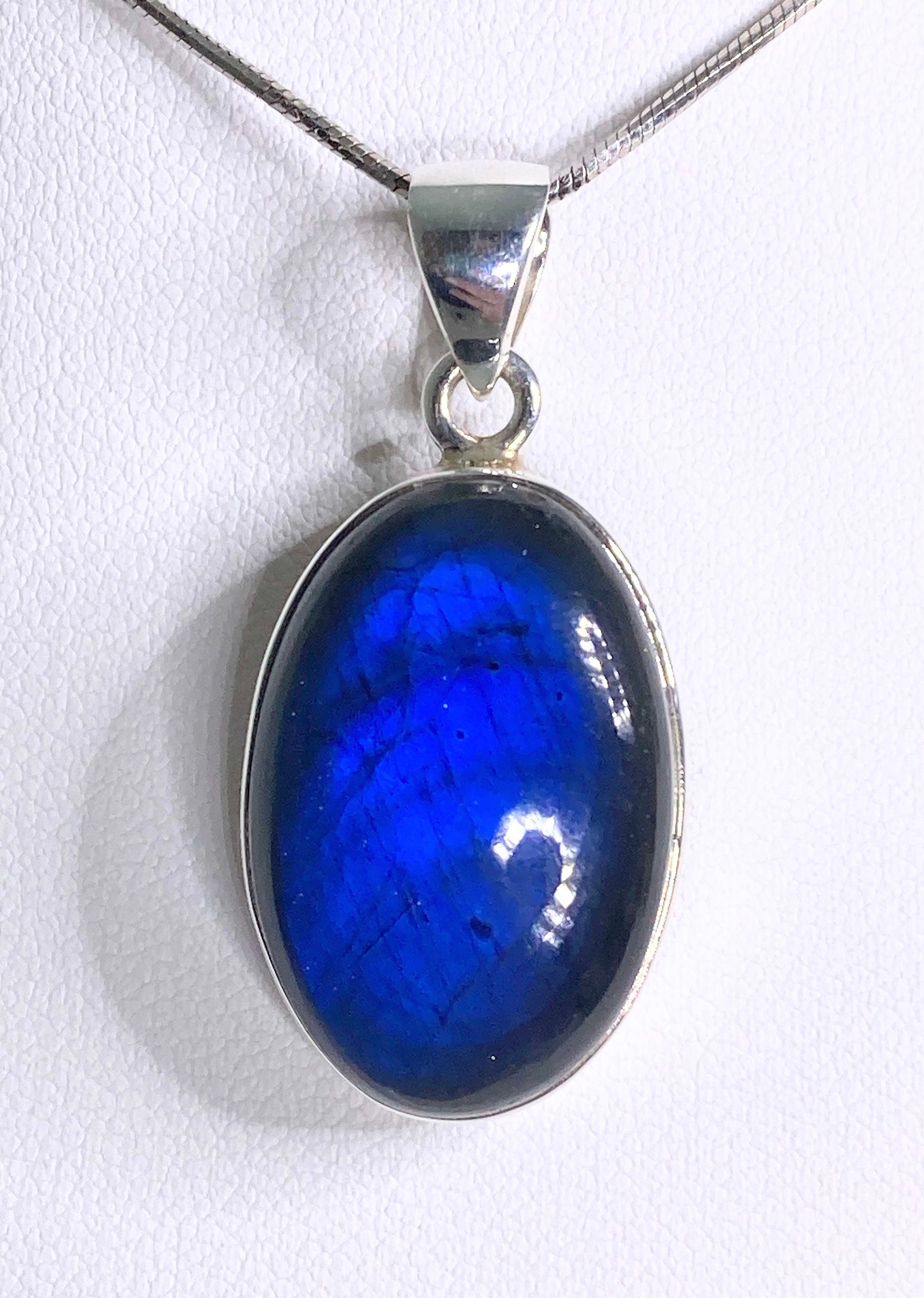 Grade A - Blue Labradorite and Silver Pendant (MA03)