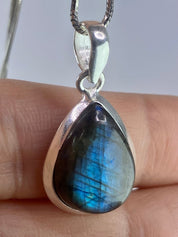 Grade A - Blue Labradorite and Silver Pendant (M03)