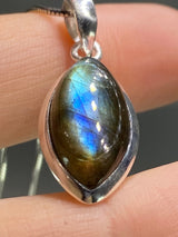 Grade A - Blue Labradorite and Silver Pendant (M03)
