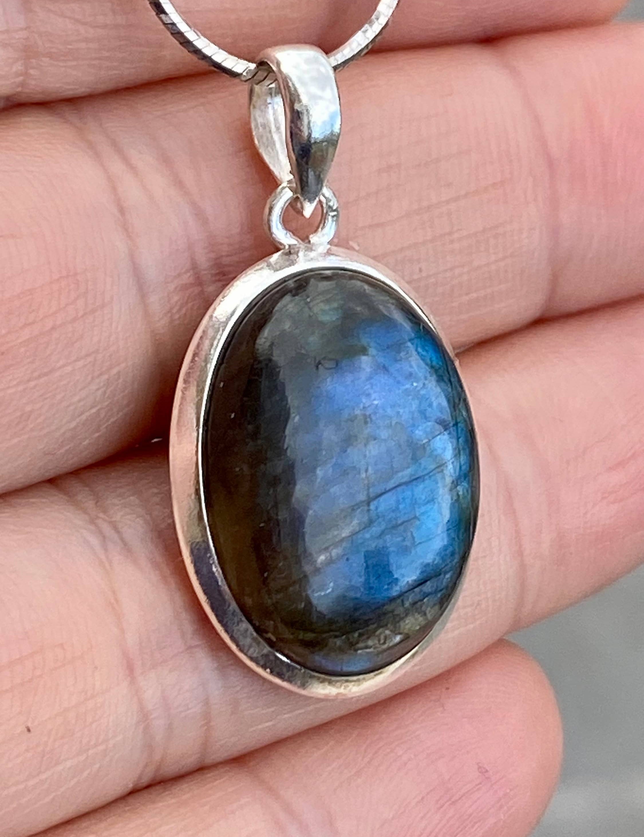 Blue Labradorite and Silver Pendant (M03)