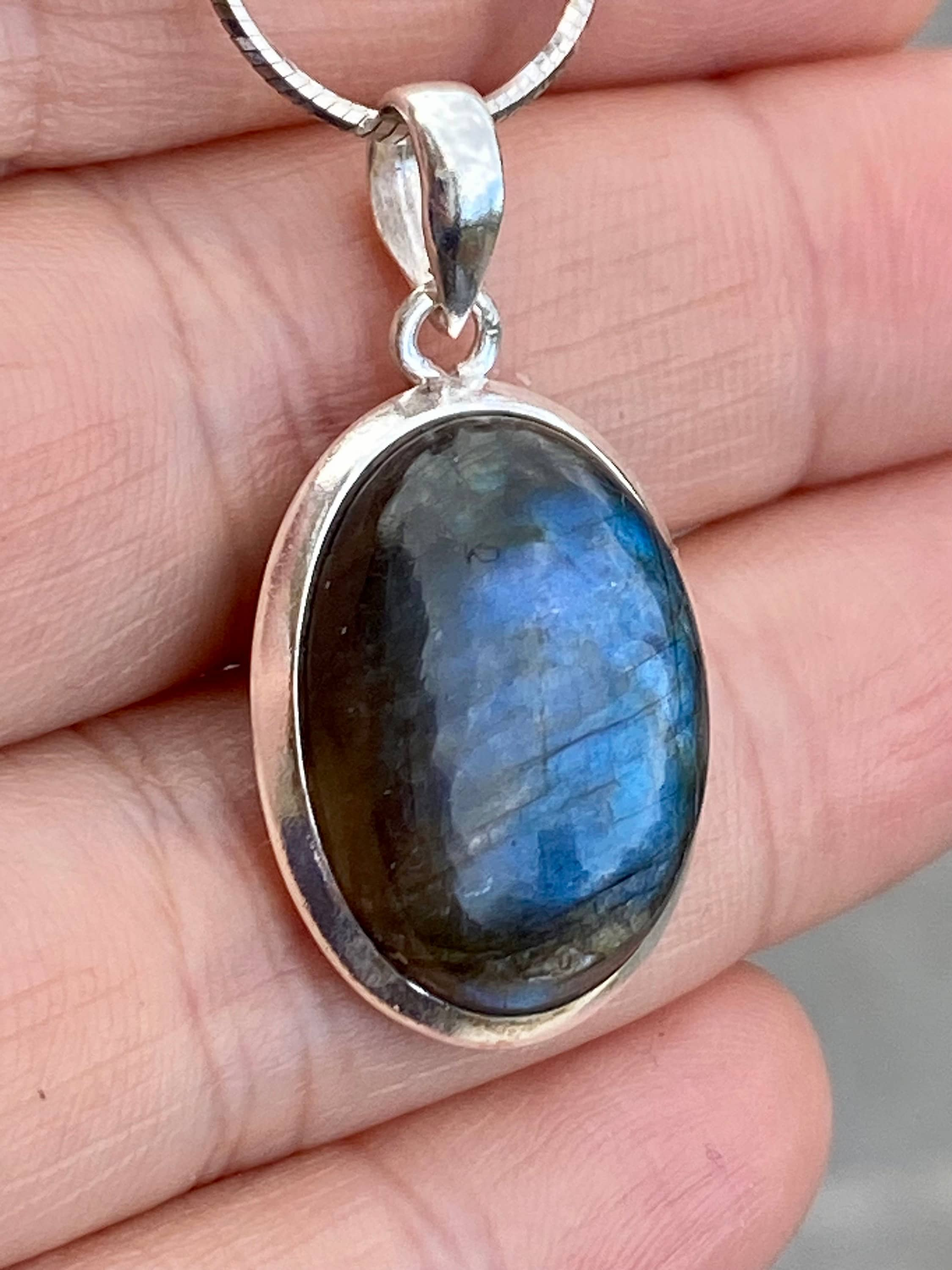 Blue Labradorite and Silver Pendant (M03)